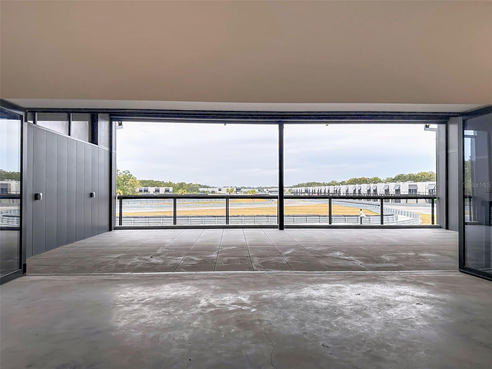 Listing photo id 73 for 6500 Motor Enclave Way #1405