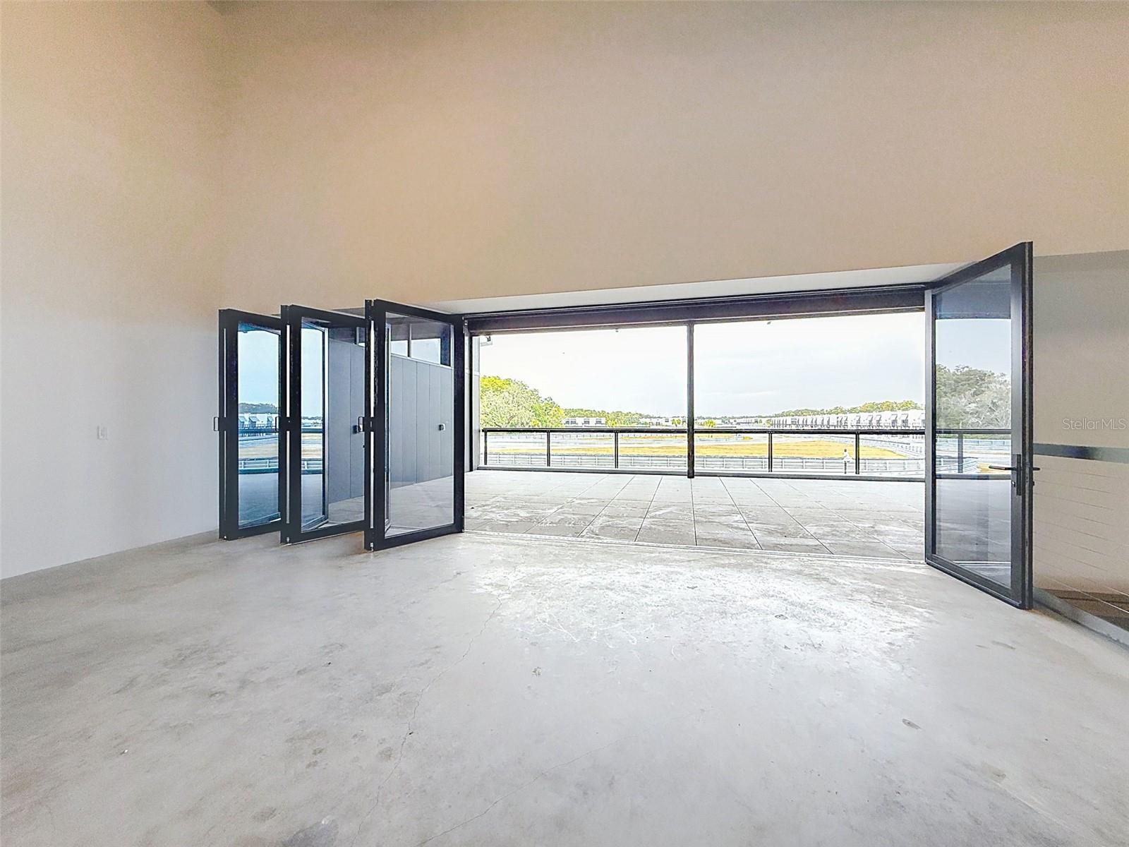 Listing photo id 76 for 6500 Motor Enclave Way #1405