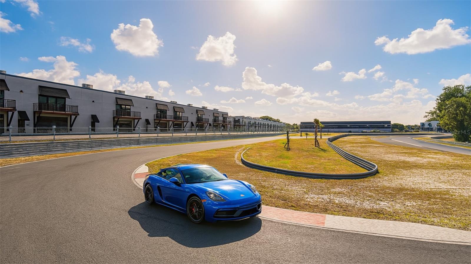 Listing photo id 80 for 6500 Motor Enclave Way #1405