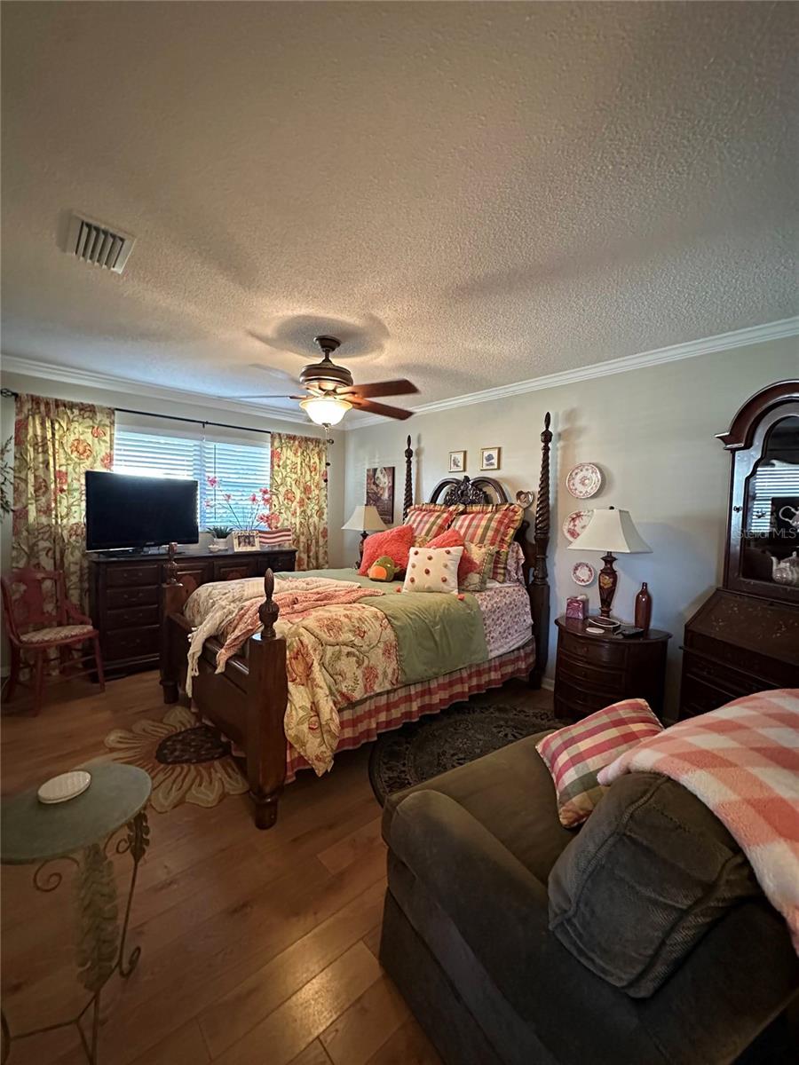 Image 20 of 29 For 11200 102nd Avenue 137