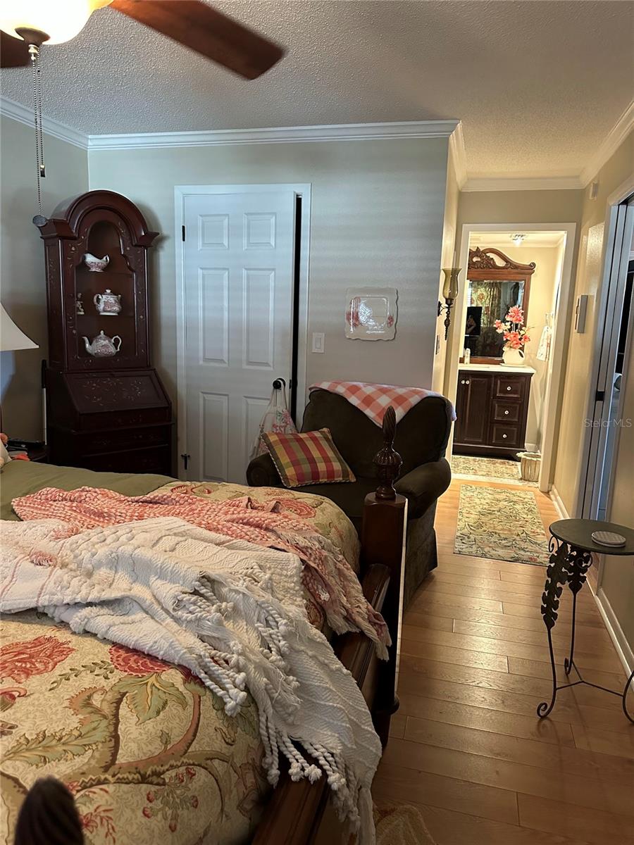 Image 21 of 29 For 11200 102nd Avenue 137