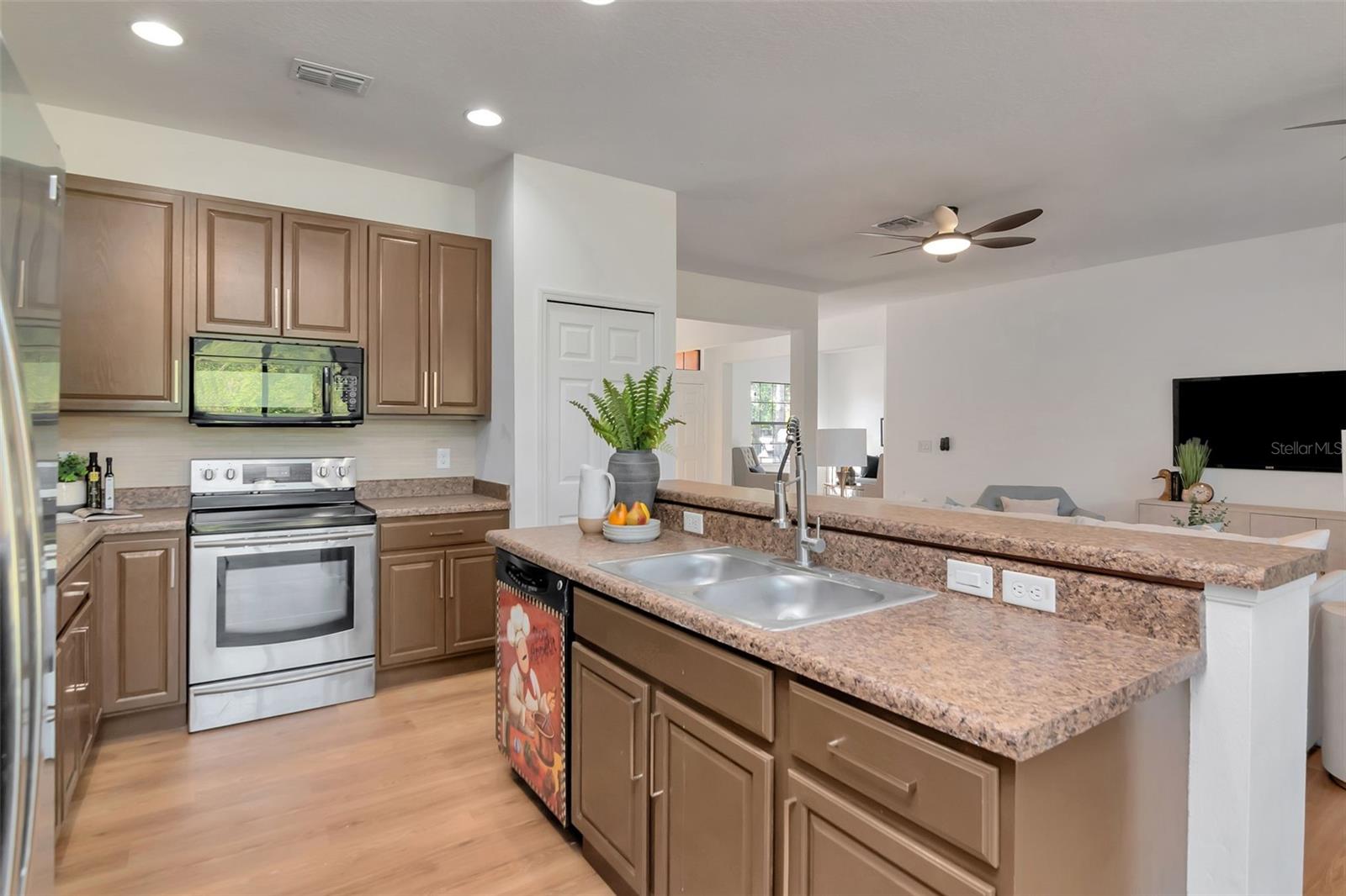 Image 4 of 44 For 2267 50th Street Circle E