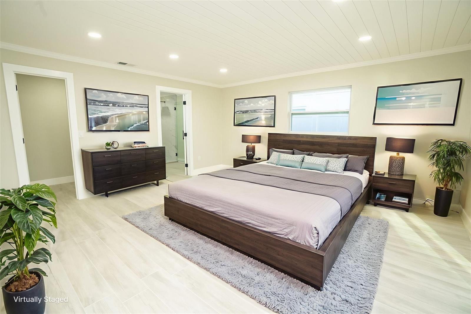 Image 10 of 53 For 4900 Shoreview Court