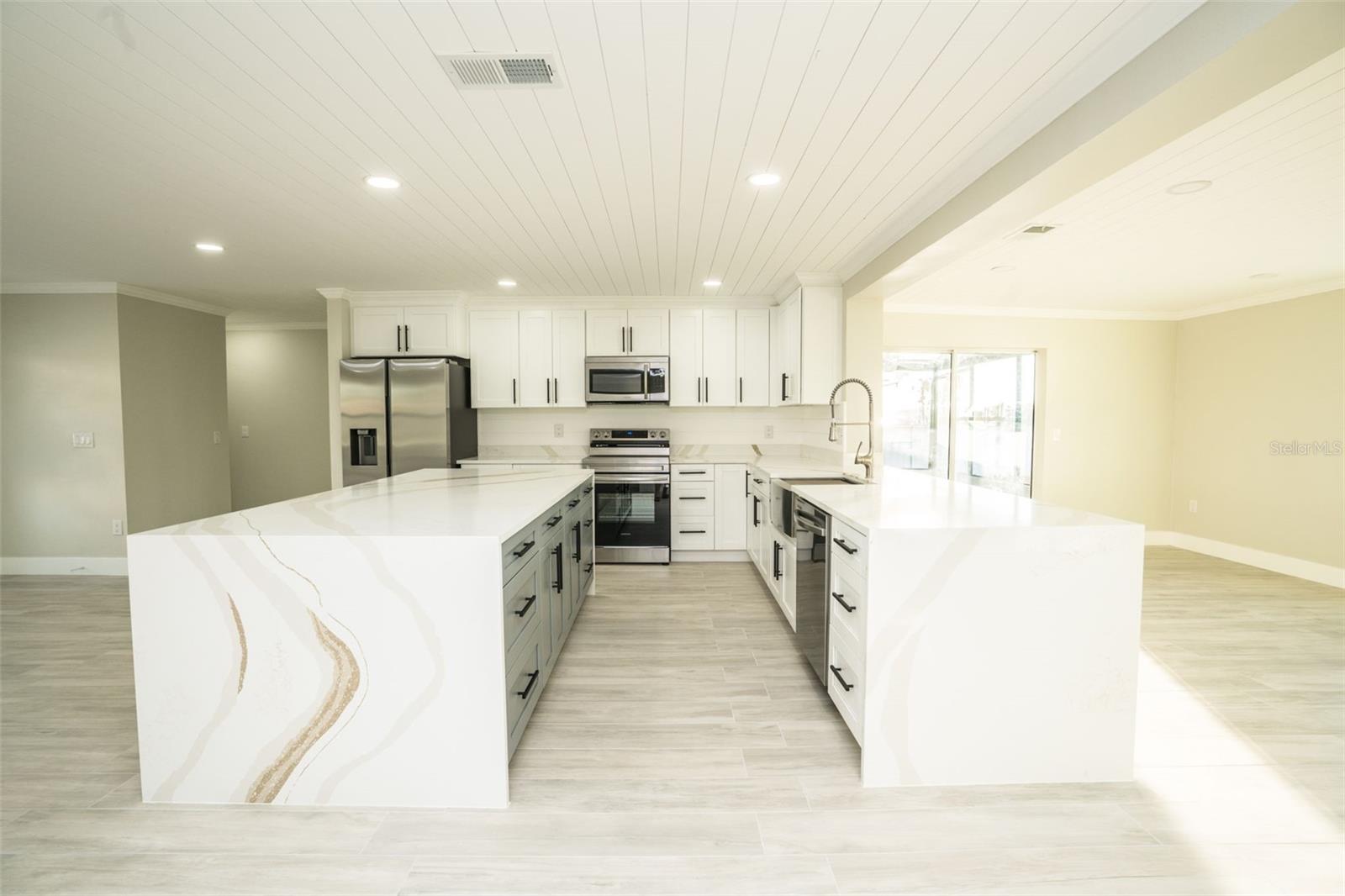 Image 20 of 53 For 4900 Shoreview Court