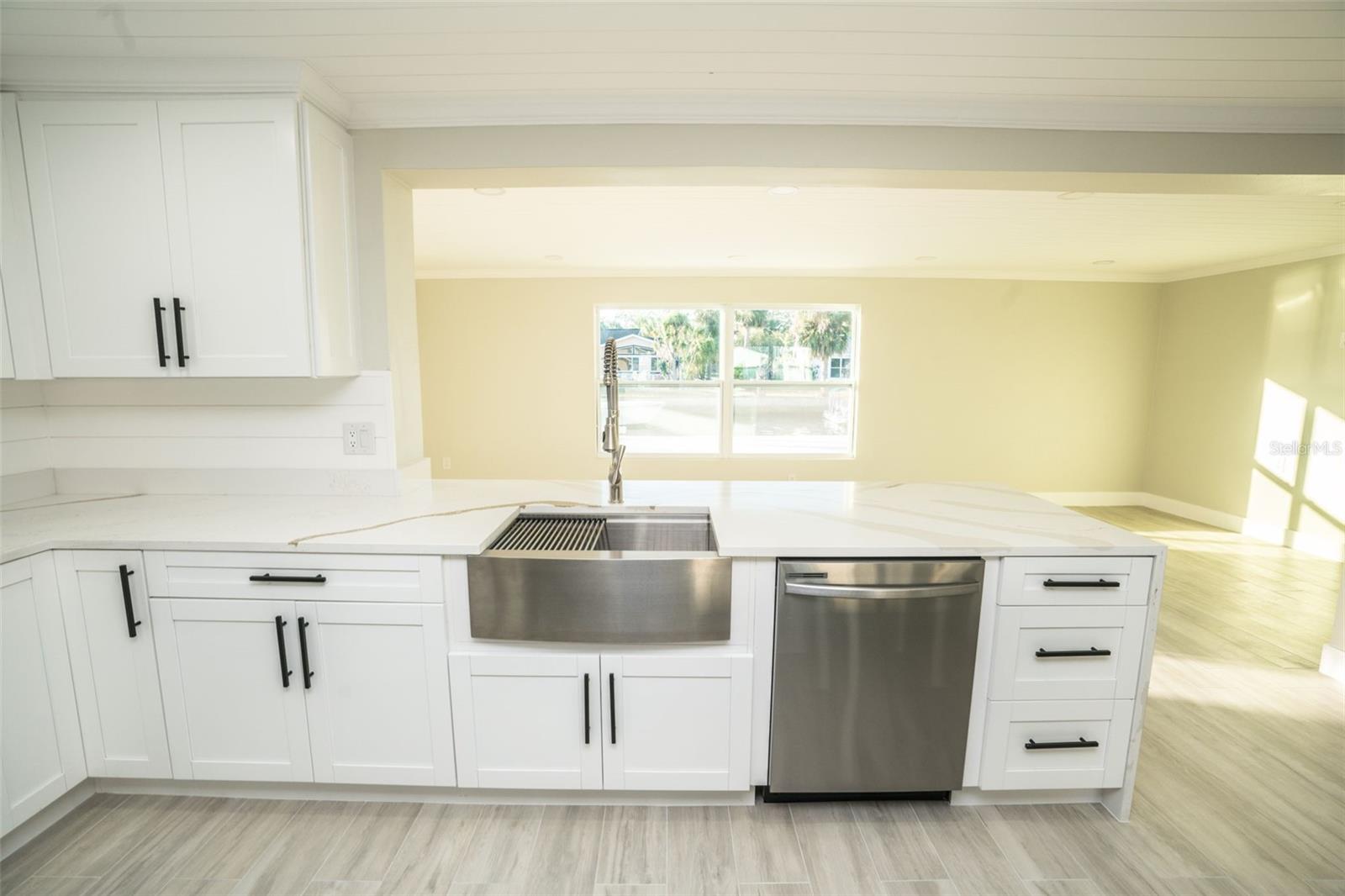 Image 23 of 53 For 4900 Shoreview Court