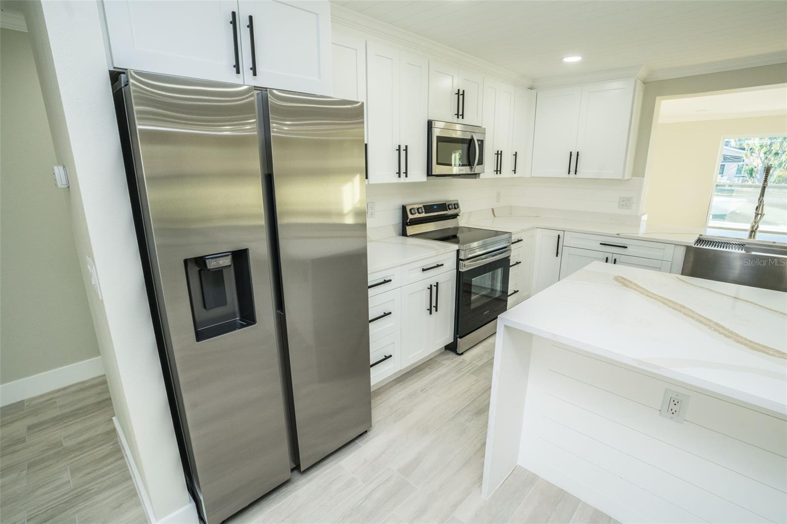 Image 24 of 53 For 4900 Shoreview Court