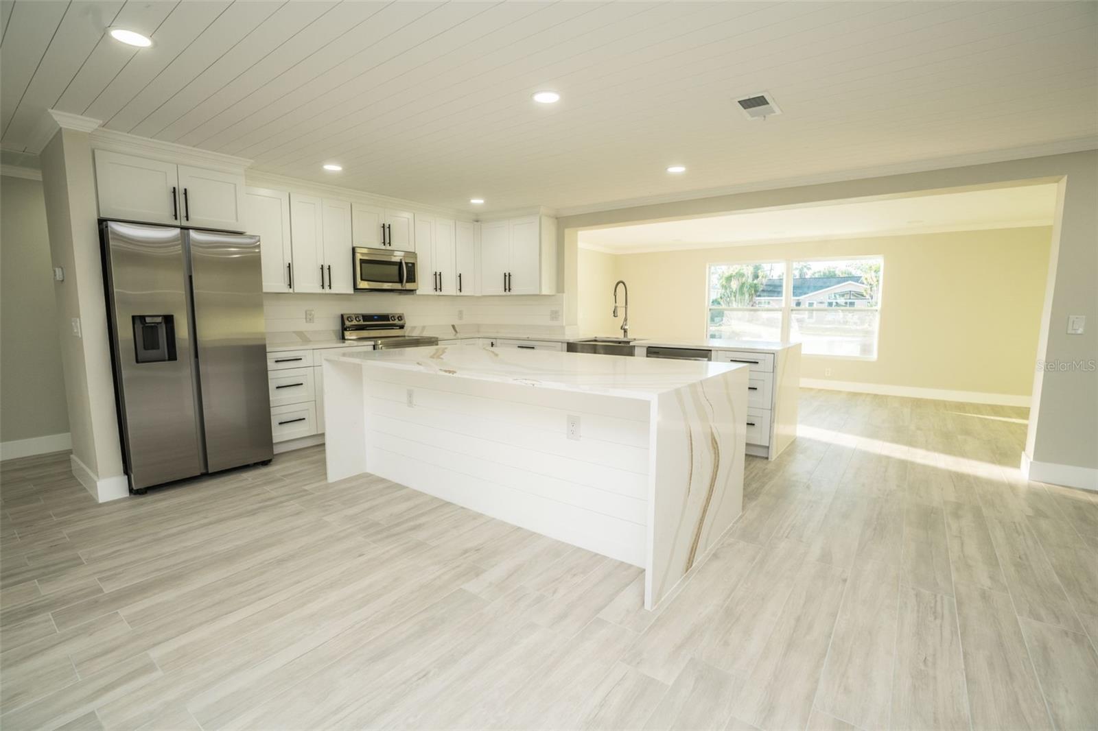 Image 25 of 53 For 4900 Shoreview Court