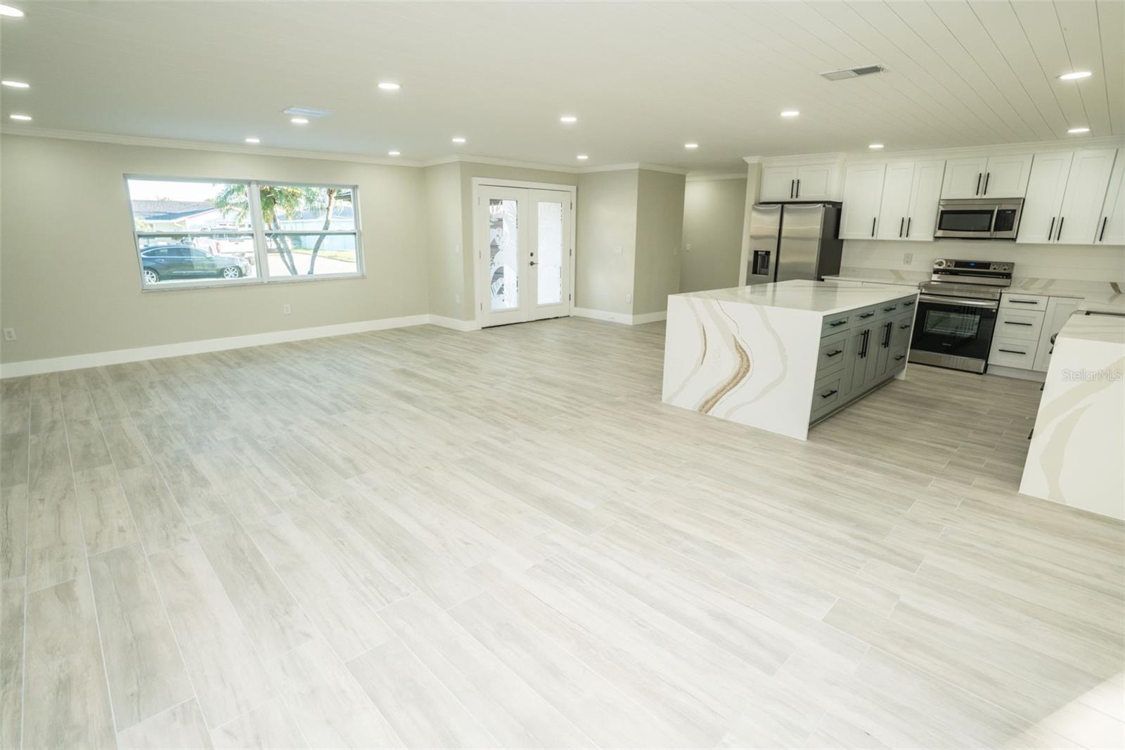 Image 27 of 53 For 4900 Shoreview Court