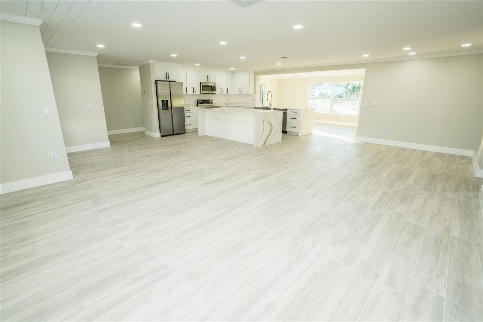 Image 30 of 53 For 4900 Shoreview Court