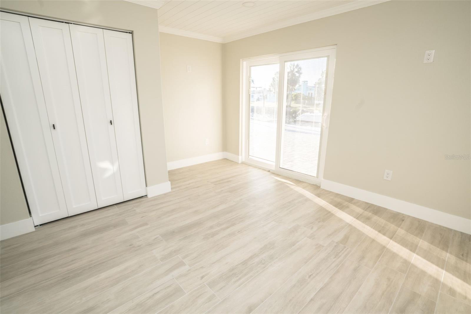 Image 32 of 53 For 4900 Shoreview Court