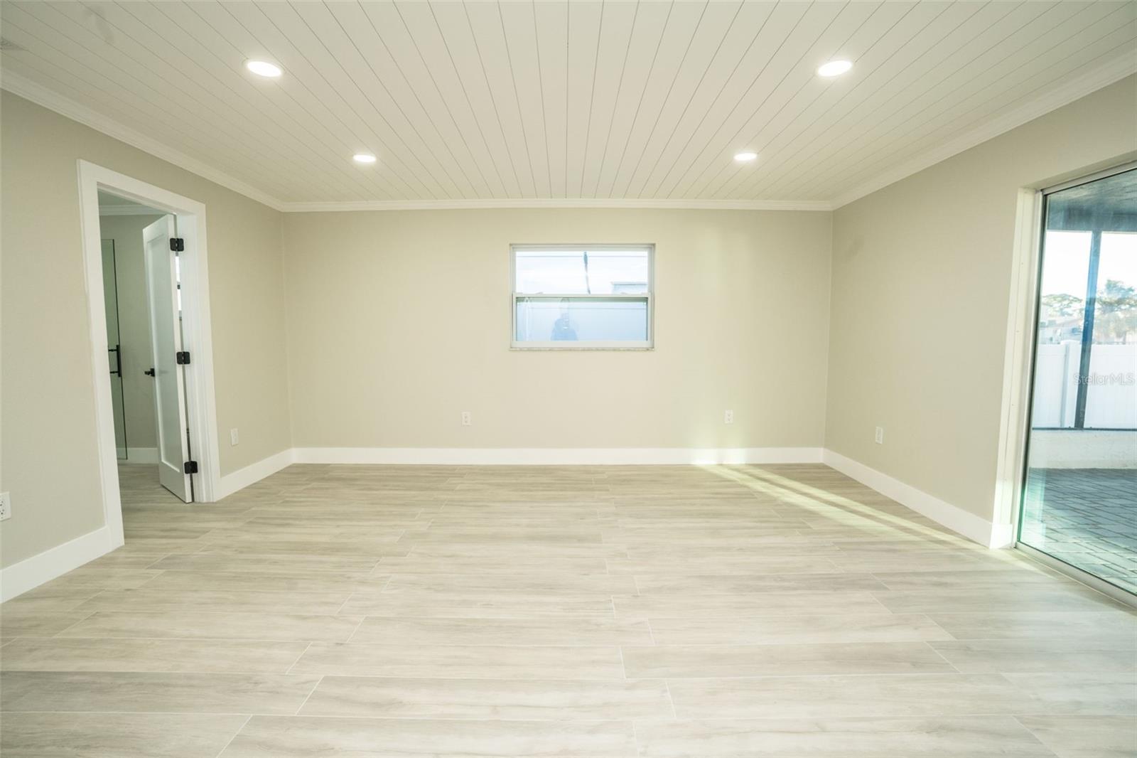 Image 40 of 53 For 4900 Shoreview Court