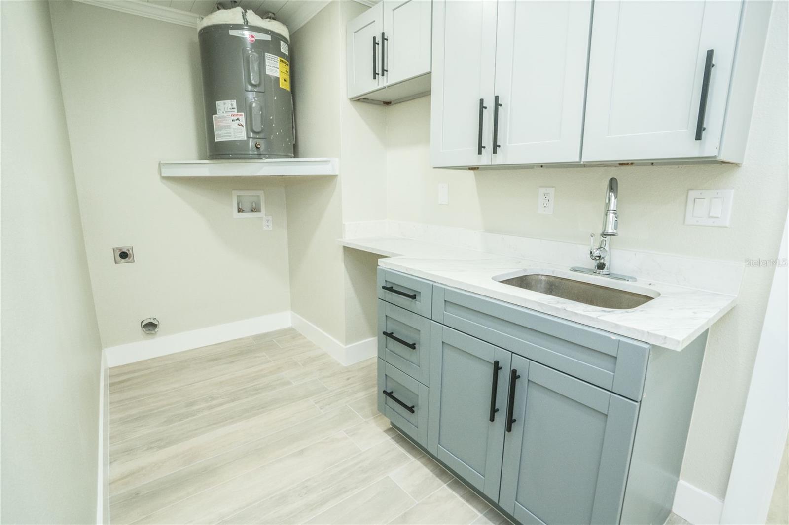 Image 44 of 53 For 4900 Shoreview Court