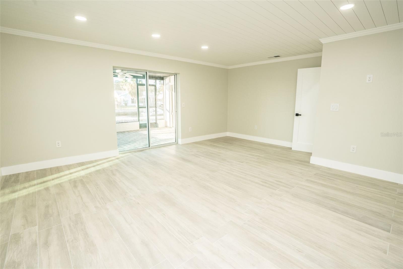 Image 47 of 53 For 4900 Shoreview Court