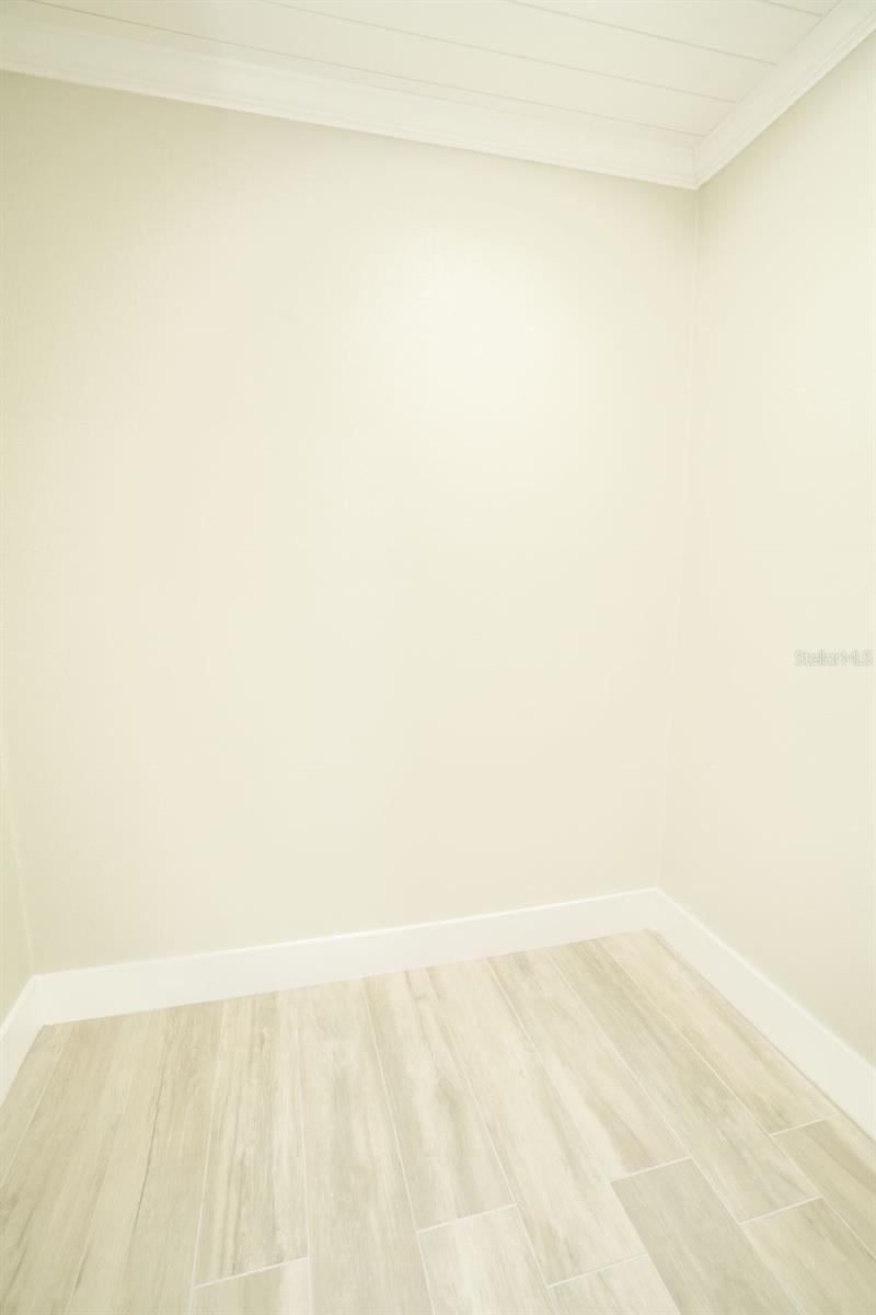 Image 48 of 53 For 4900 Shoreview Court