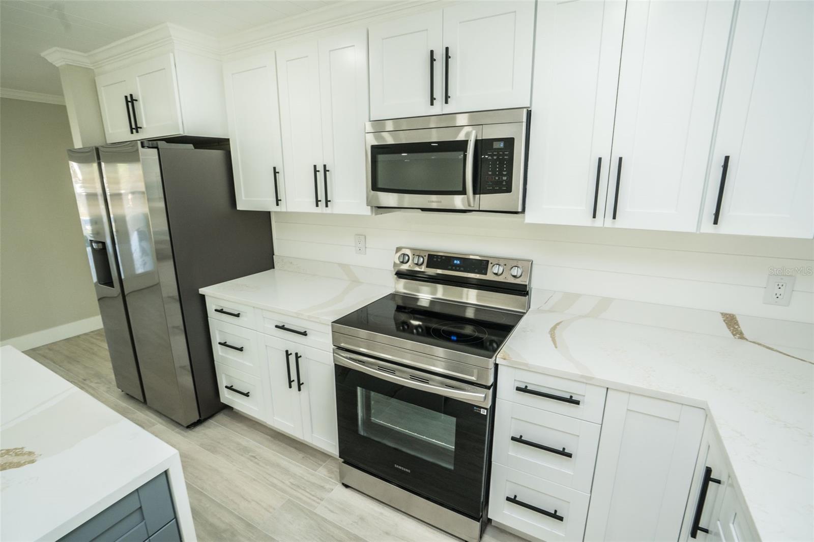 Image 8 of 53 For 4900 Shoreview Court