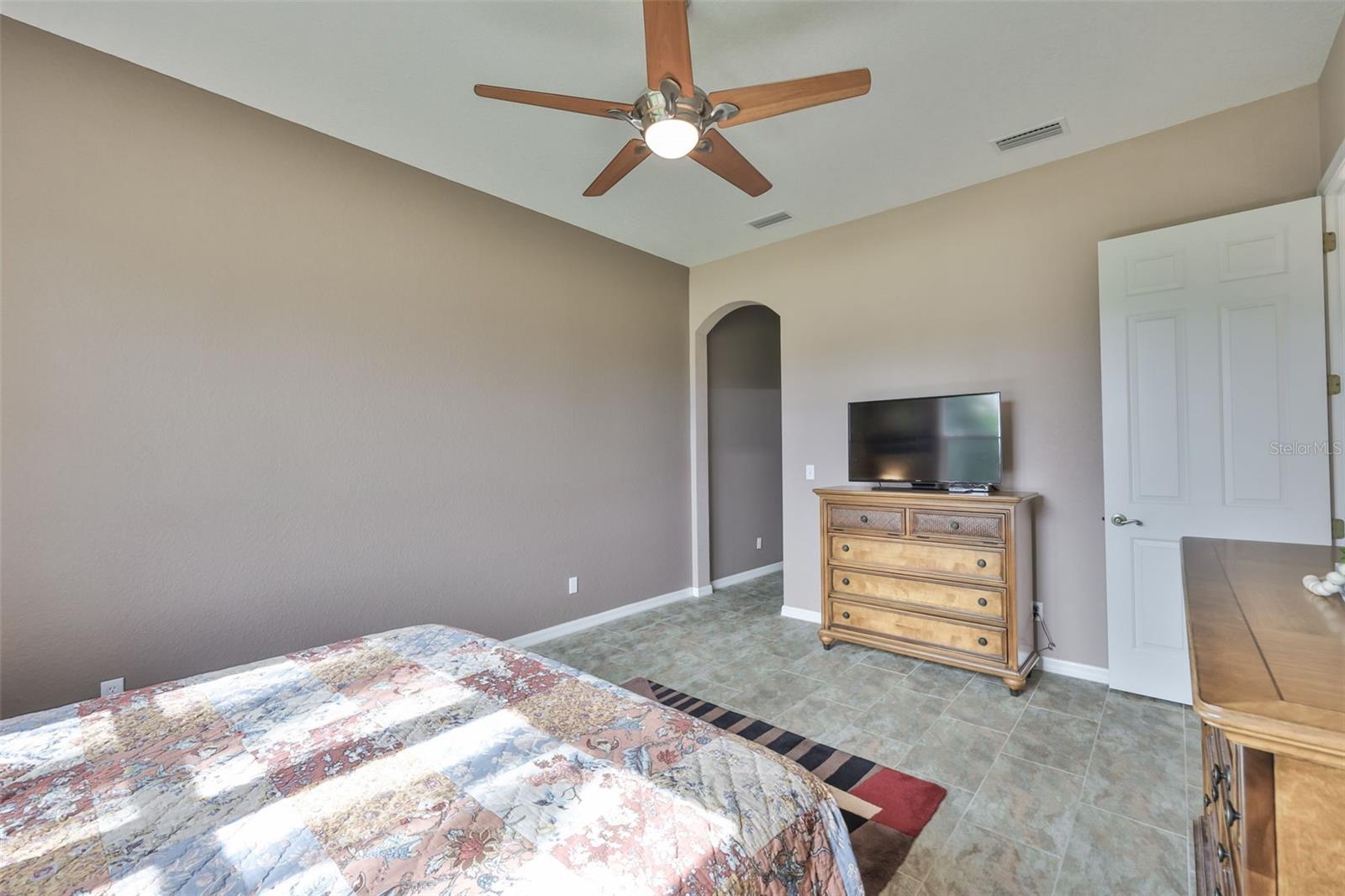 Image 23 of 95 For 2432 Kensington Greens Drive 15