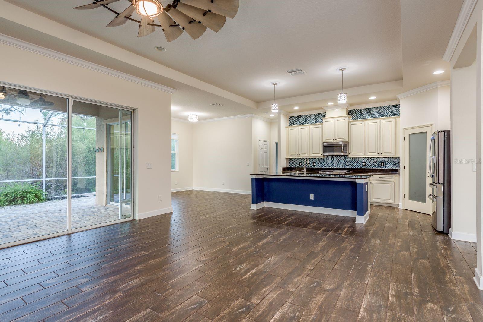 Image 7 of 43 For 5116 Coastal Scene Drive