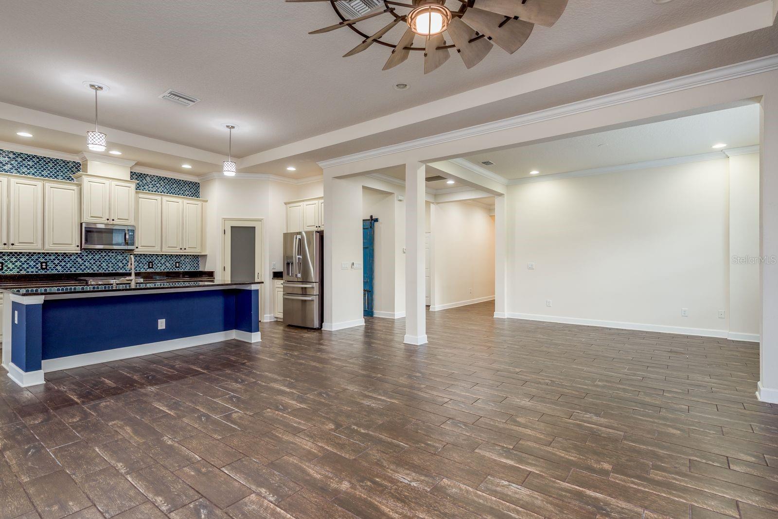 Image 9 of 43 For 5116 Coastal Scene Drive