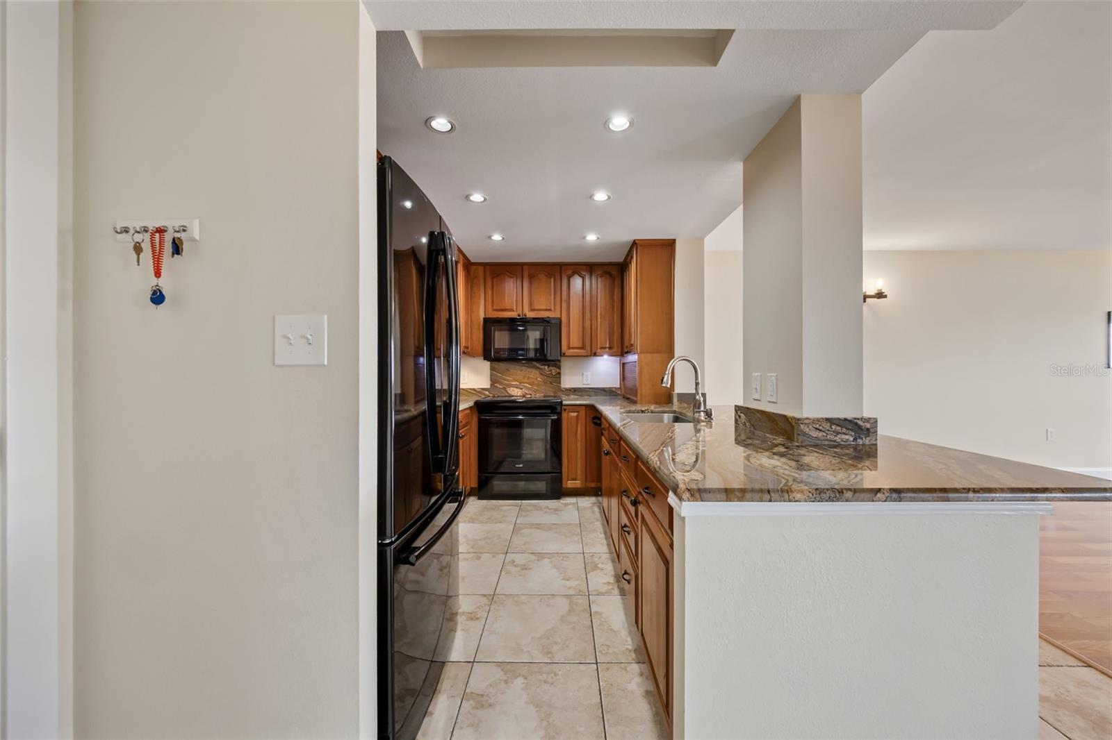 Image 19 of 50 For 4141 Bayshore Boulevard 1801