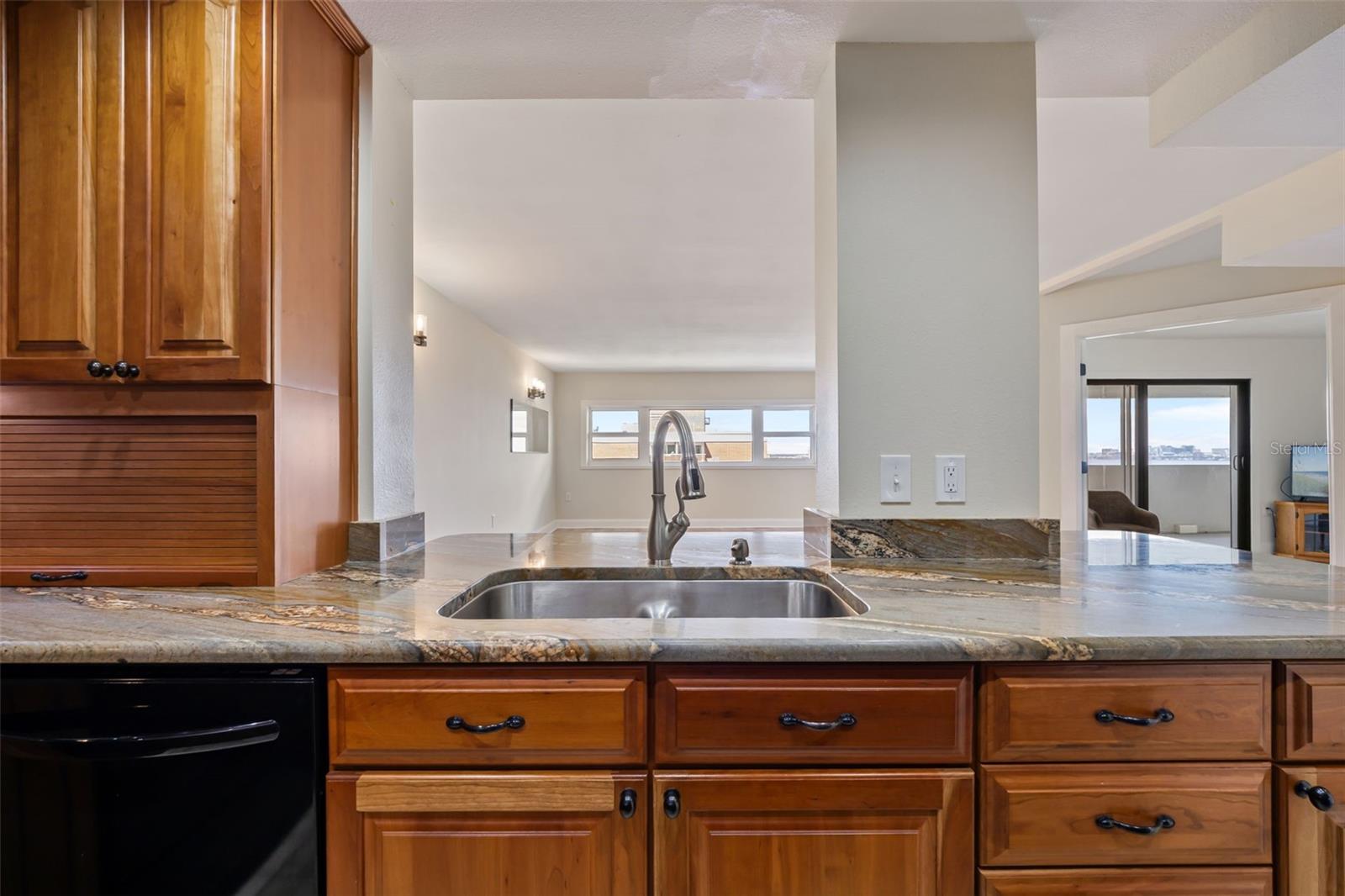 Image 21 of 50 For 4141 Bayshore Boulevard 1801