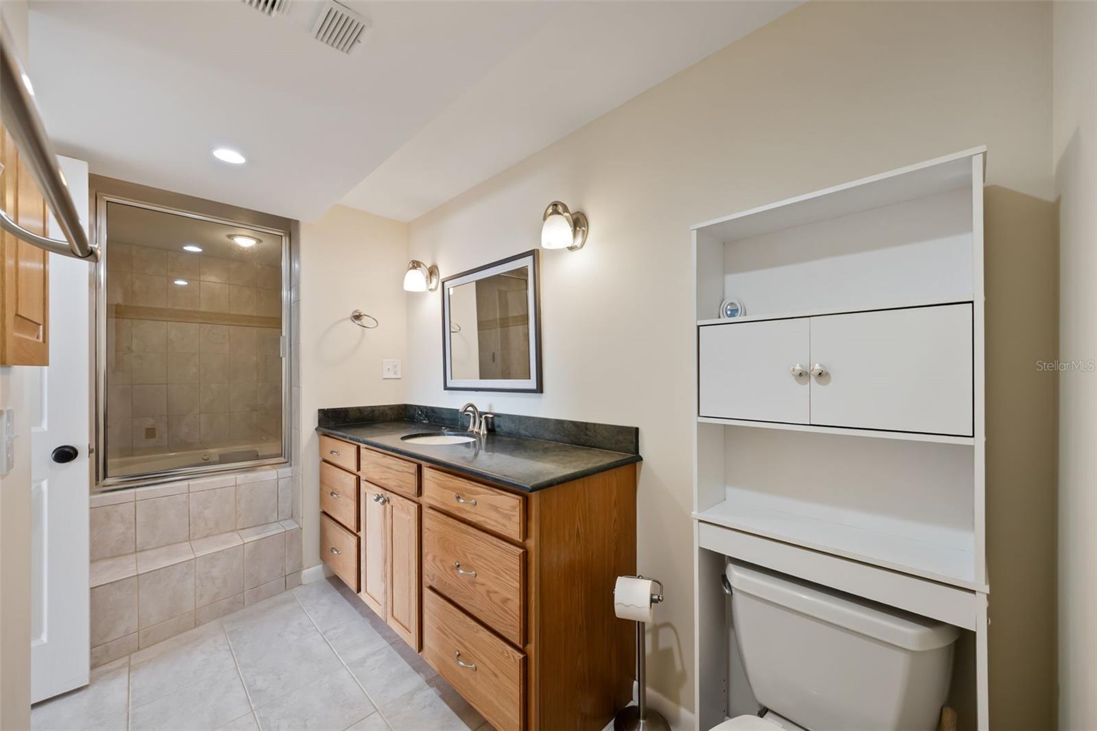 Image 37 of 50 For 4141 Bayshore Boulevard 1801