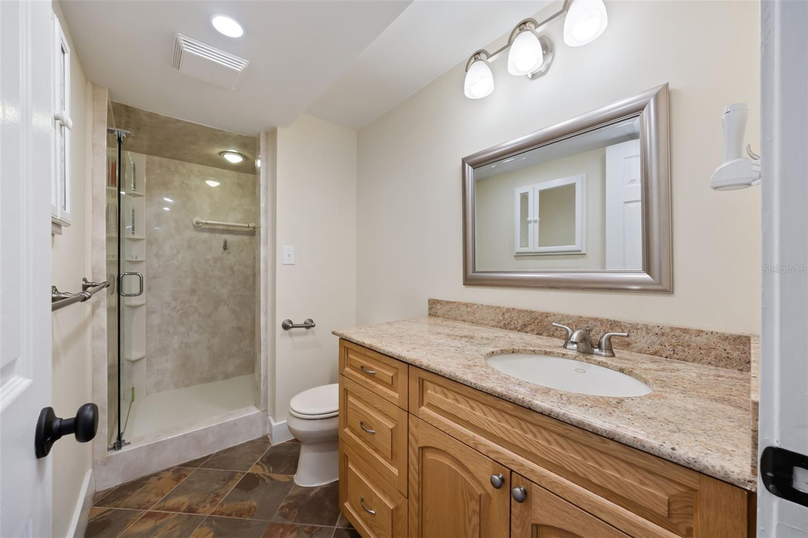 Image 41 of 50 For 4141 Bayshore Boulevard 1801