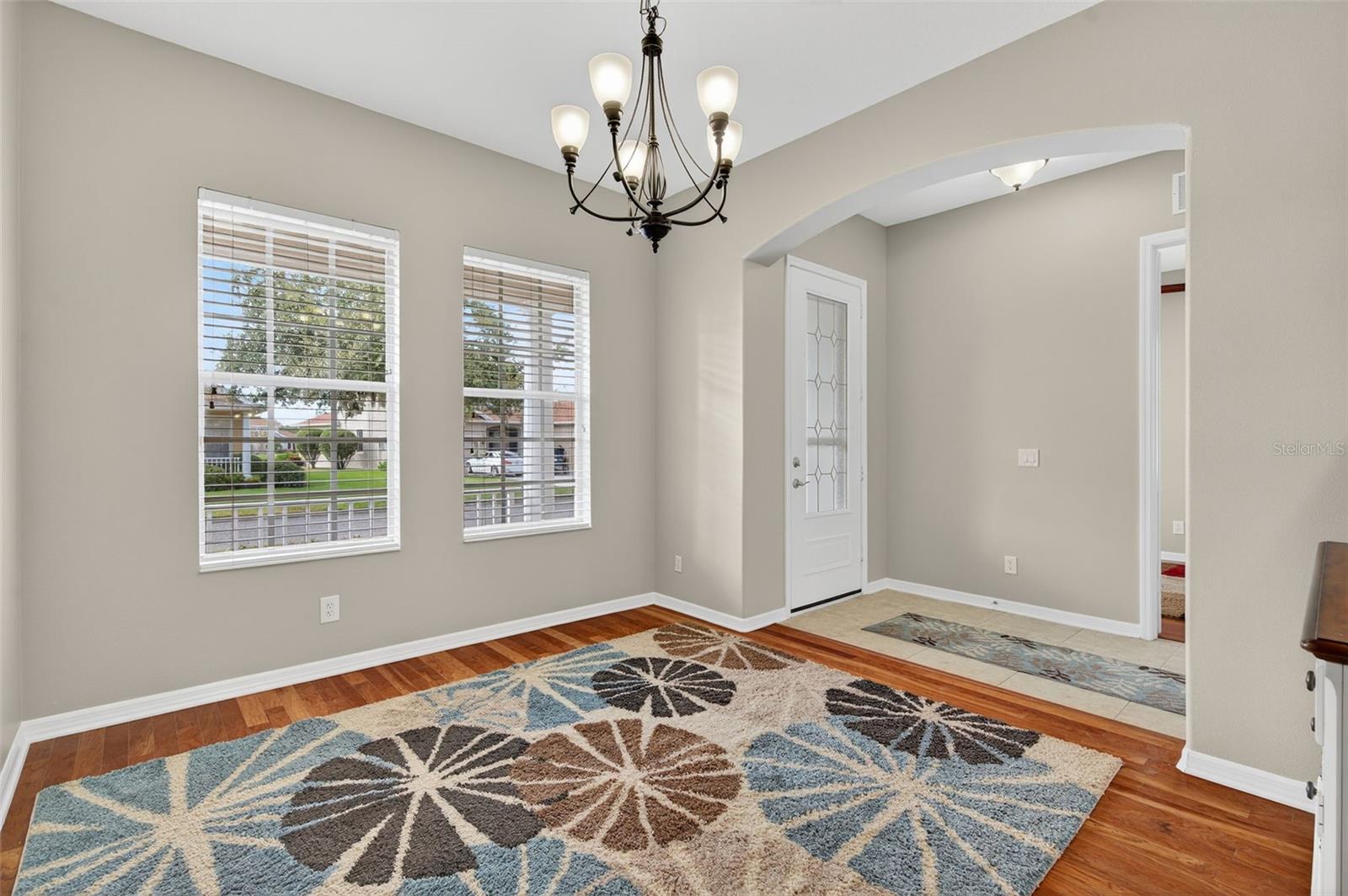 Image 16 of 100 For 8836 Handel Loop