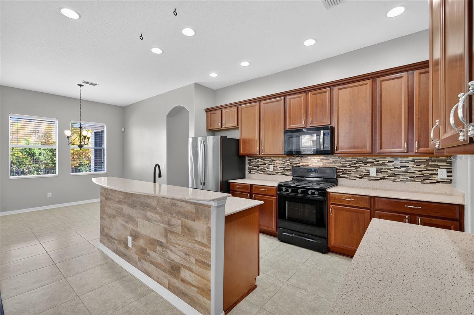 Image 27 of 100 For 8836 Handel Loop