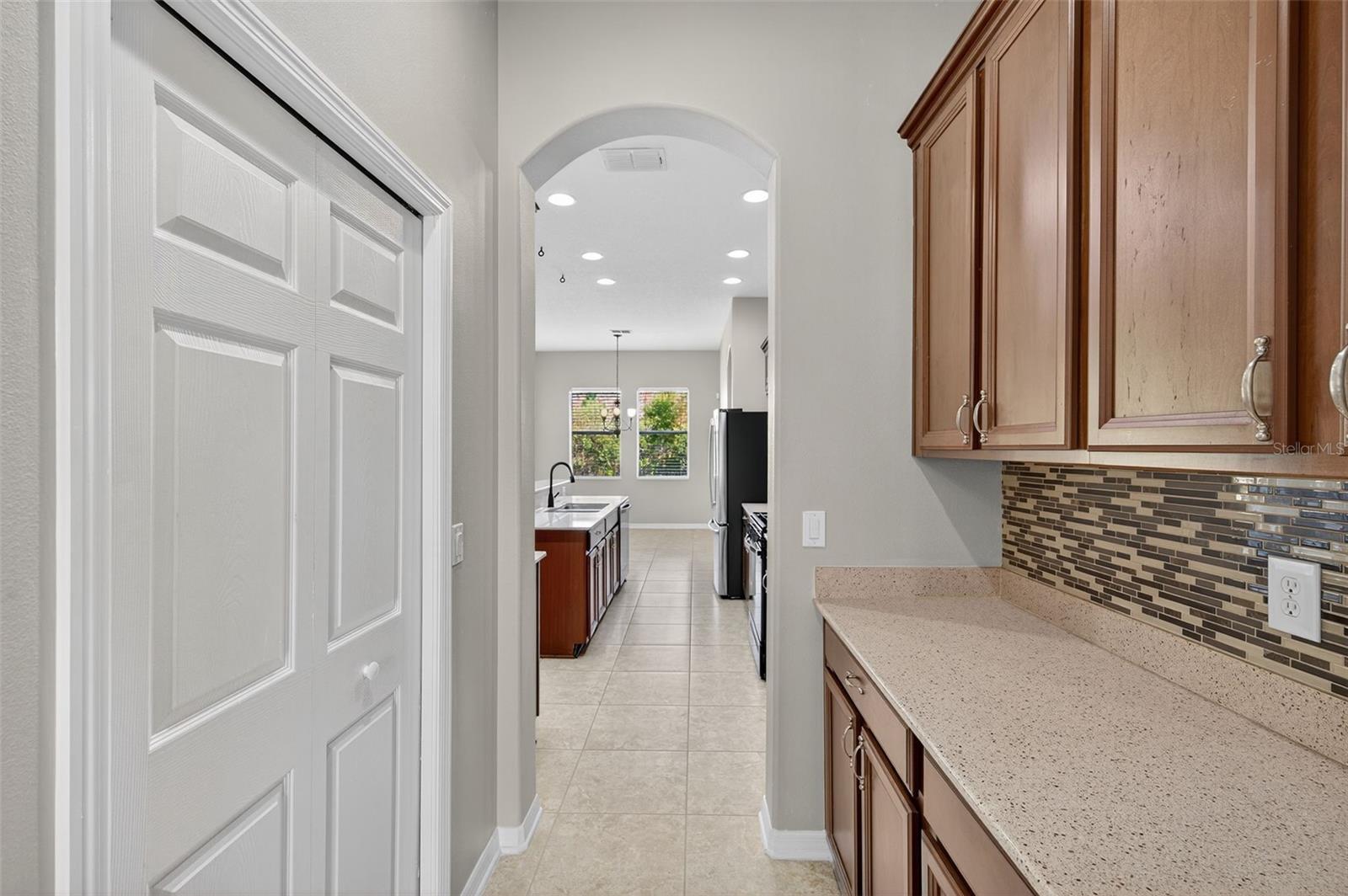 Image 29 of 100 For 8836 Handel Loop