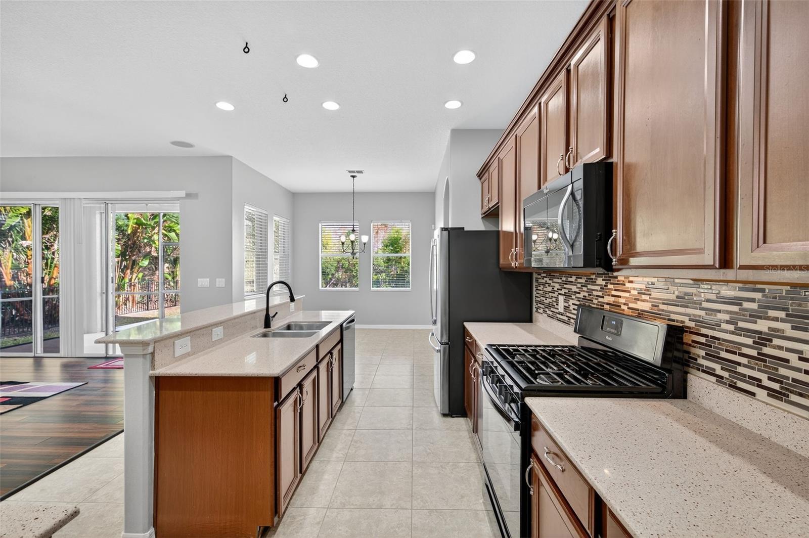 Image 31 of 100 For 8836 Handel Loop