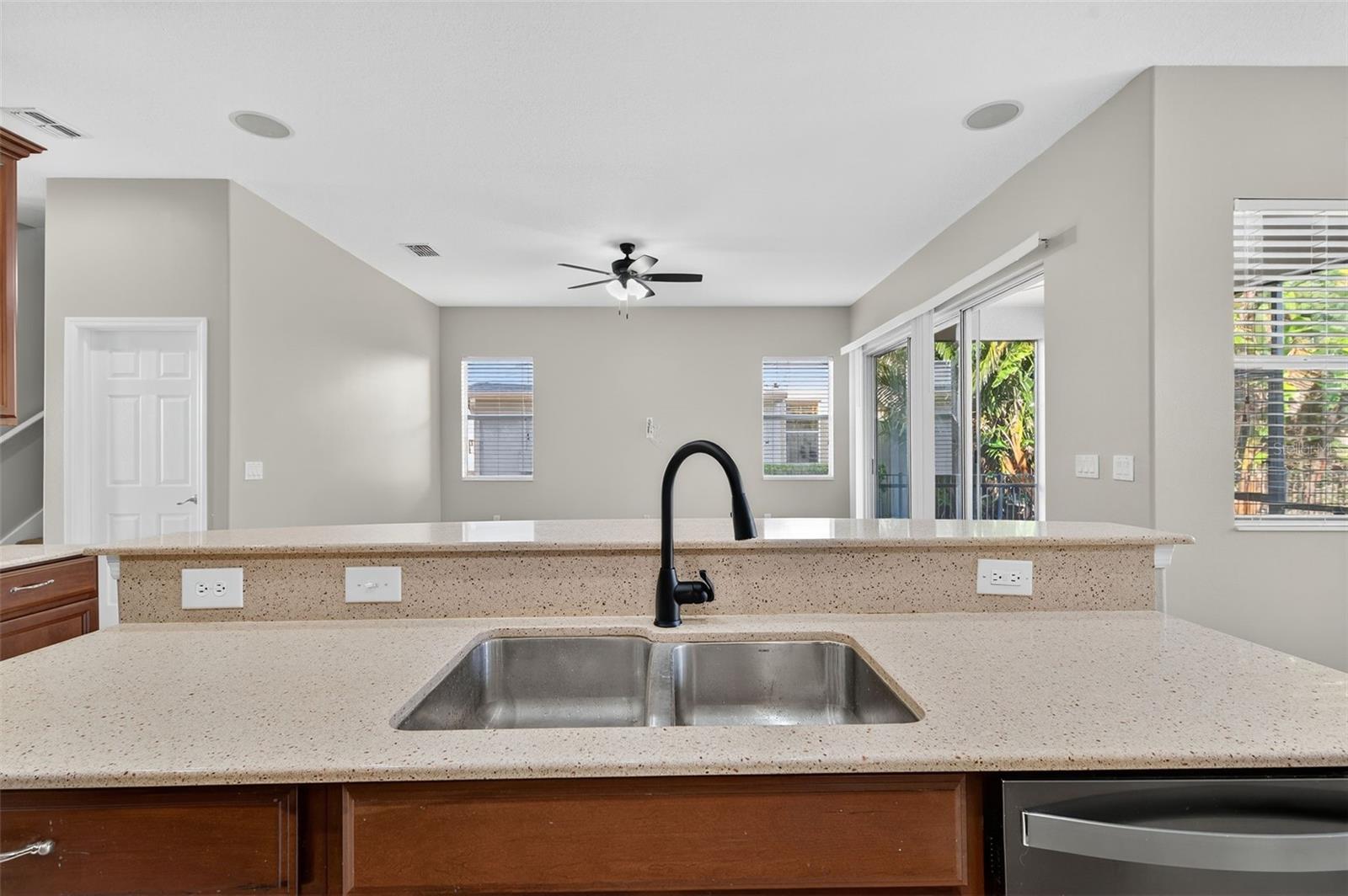 Image 33 of 100 For 8836 Handel Loop