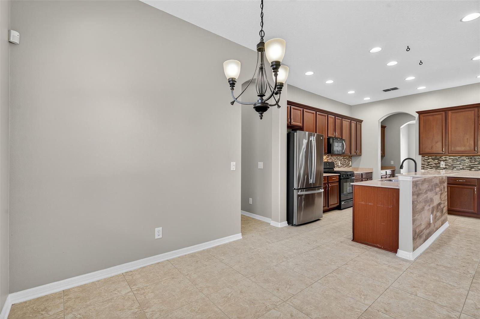 Image 35 of 100 For 8836 Handel Loop