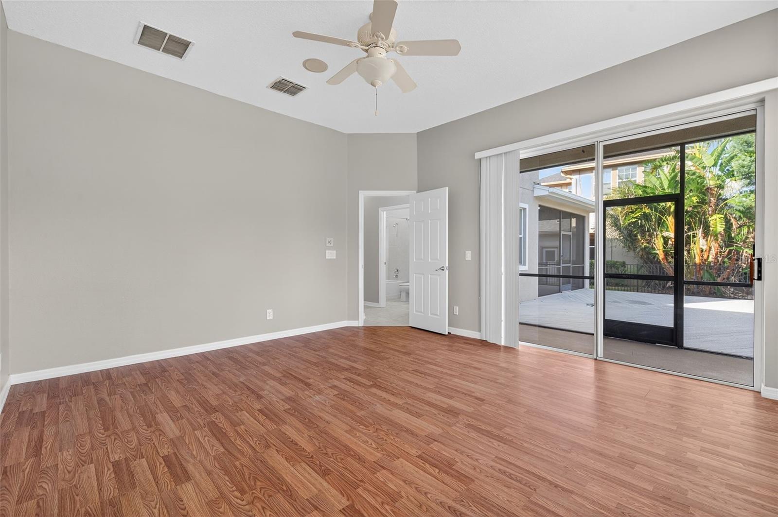 Image 44 of 100 For 8836 Handel Loop