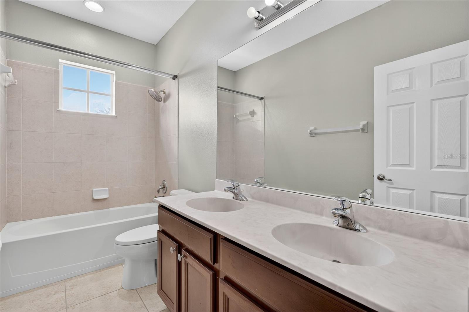 Image 62 of 100 For 8836 Handel Loop