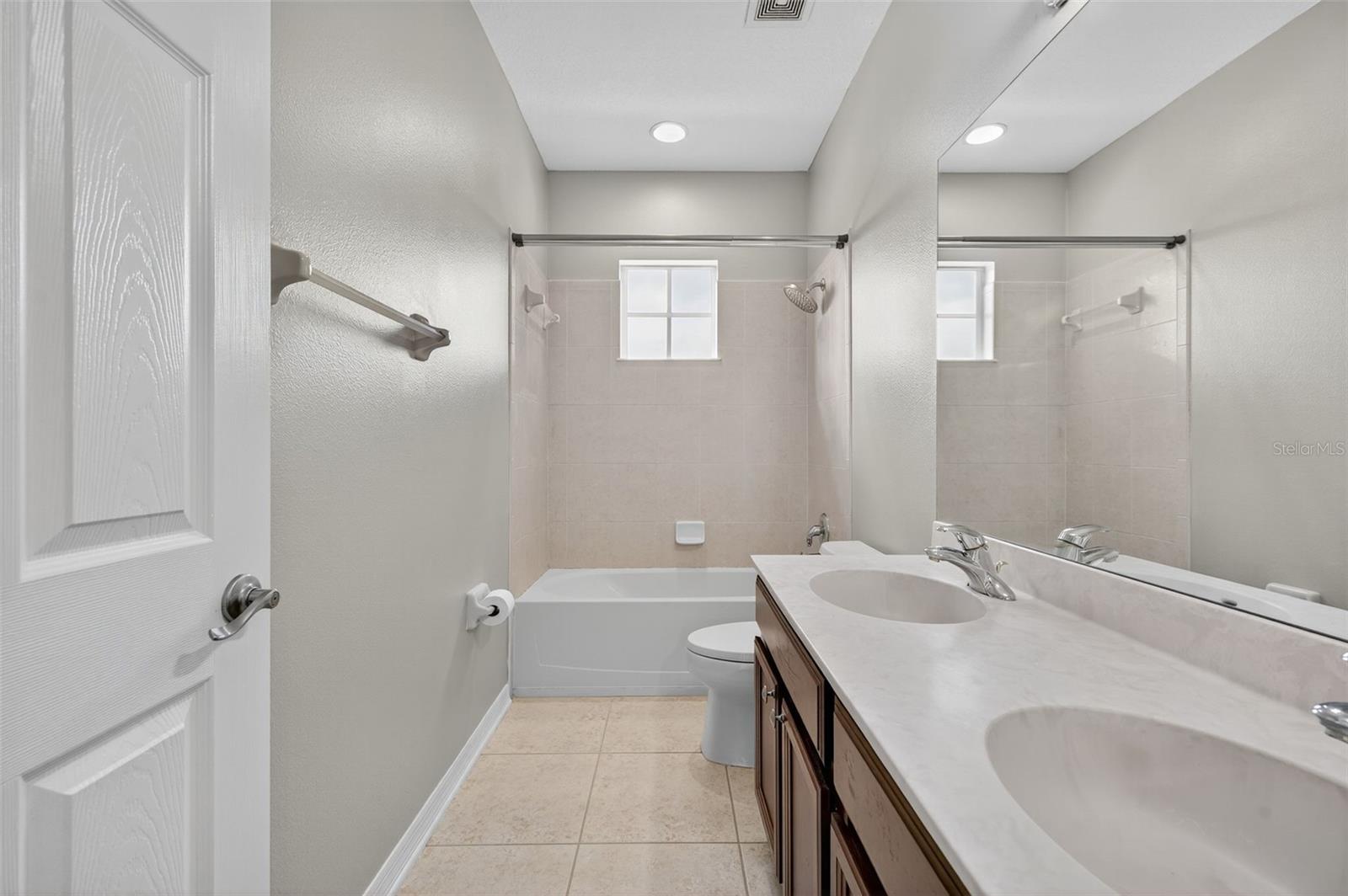 Image 63 of 100 For 8836 Handel Loop