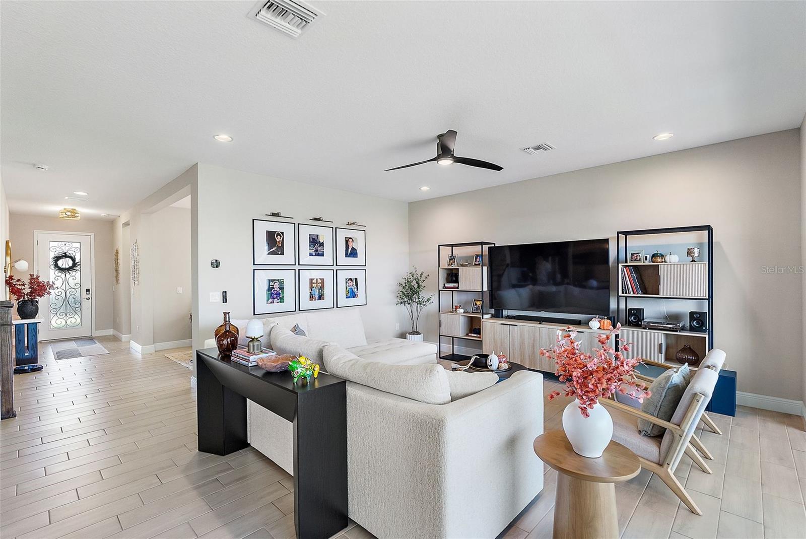 Image 11 of 47 For 8310 Carrhill Place