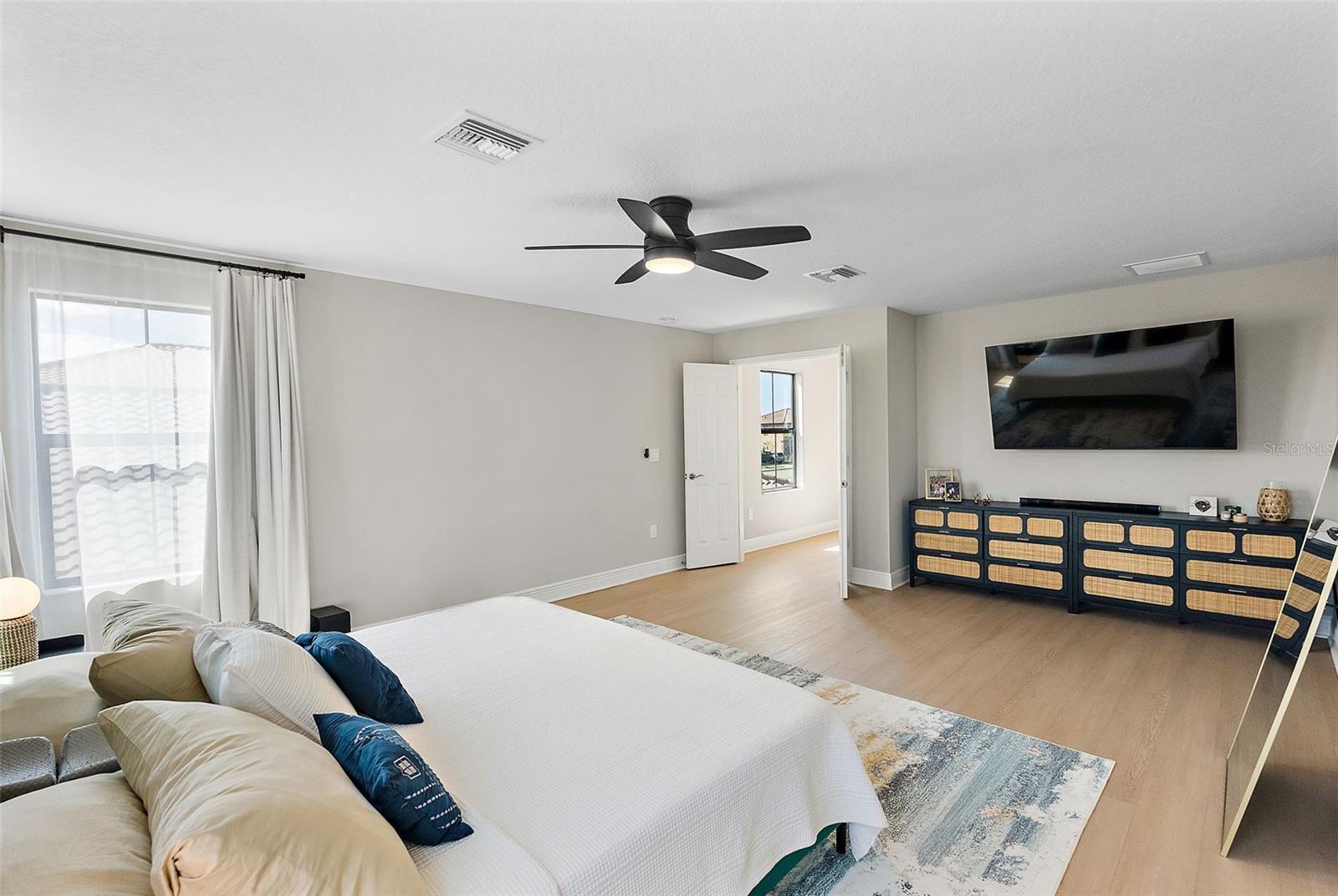 Image 20 of 47 For 8310 Carrhill Place