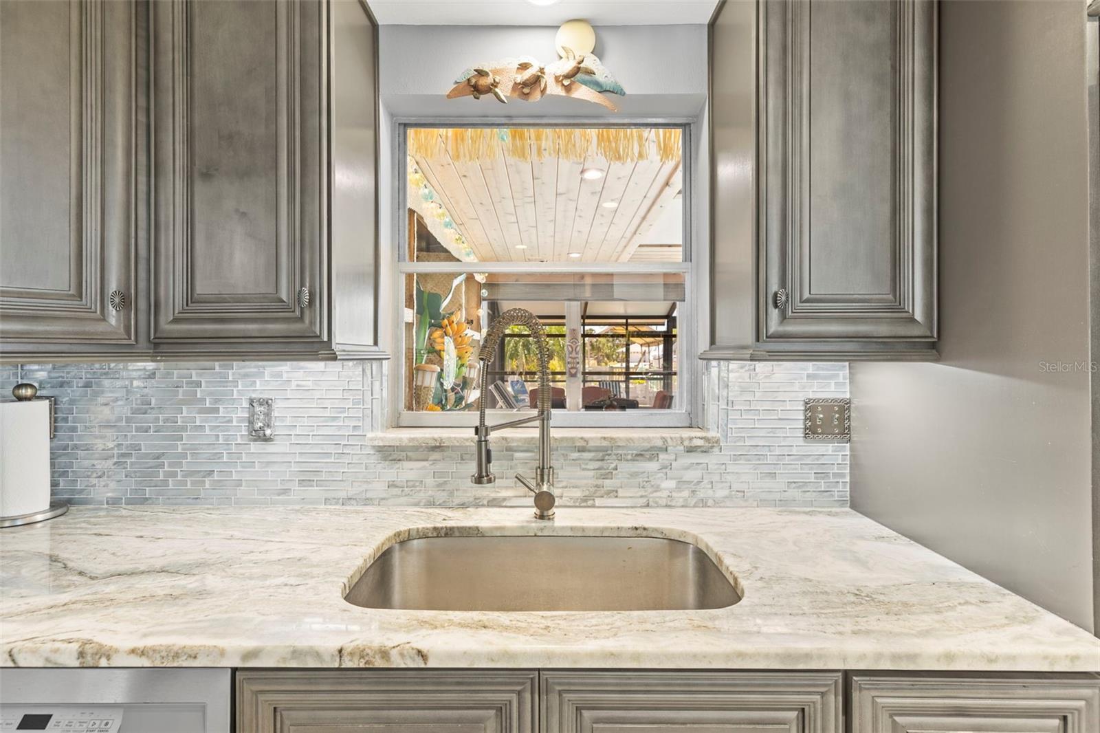 Image 11 of 36 For 595 Denburn Court