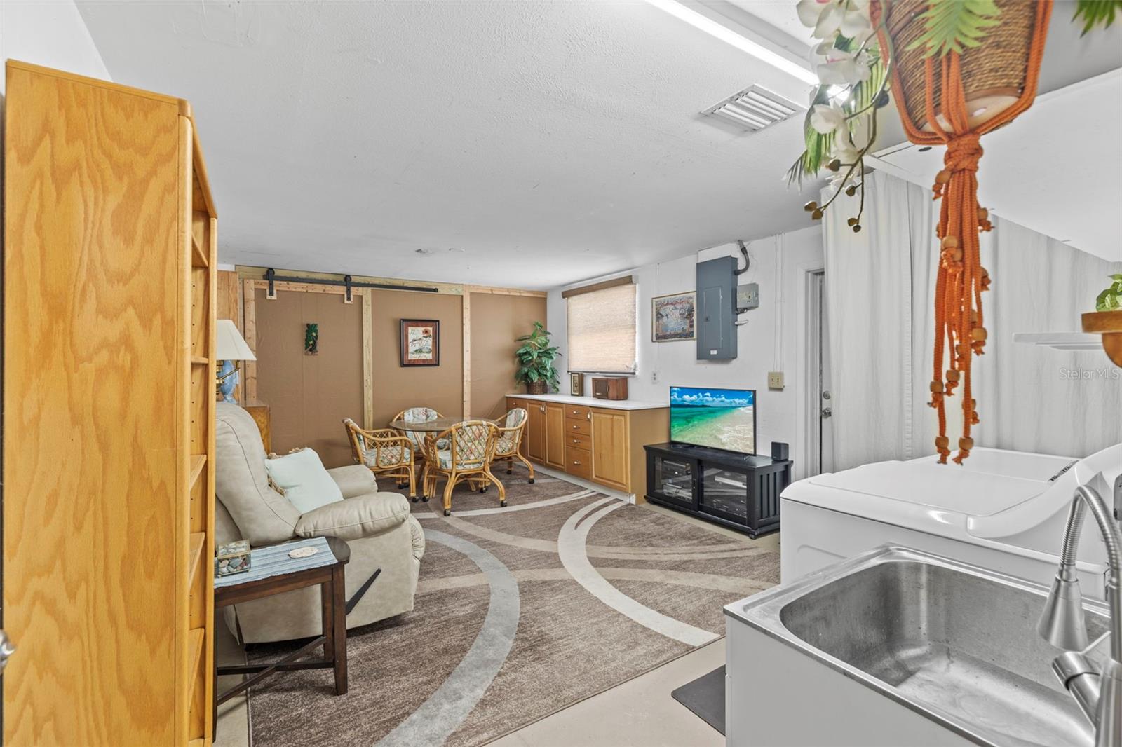 Image 19 of 36 For 595 Denburn Court