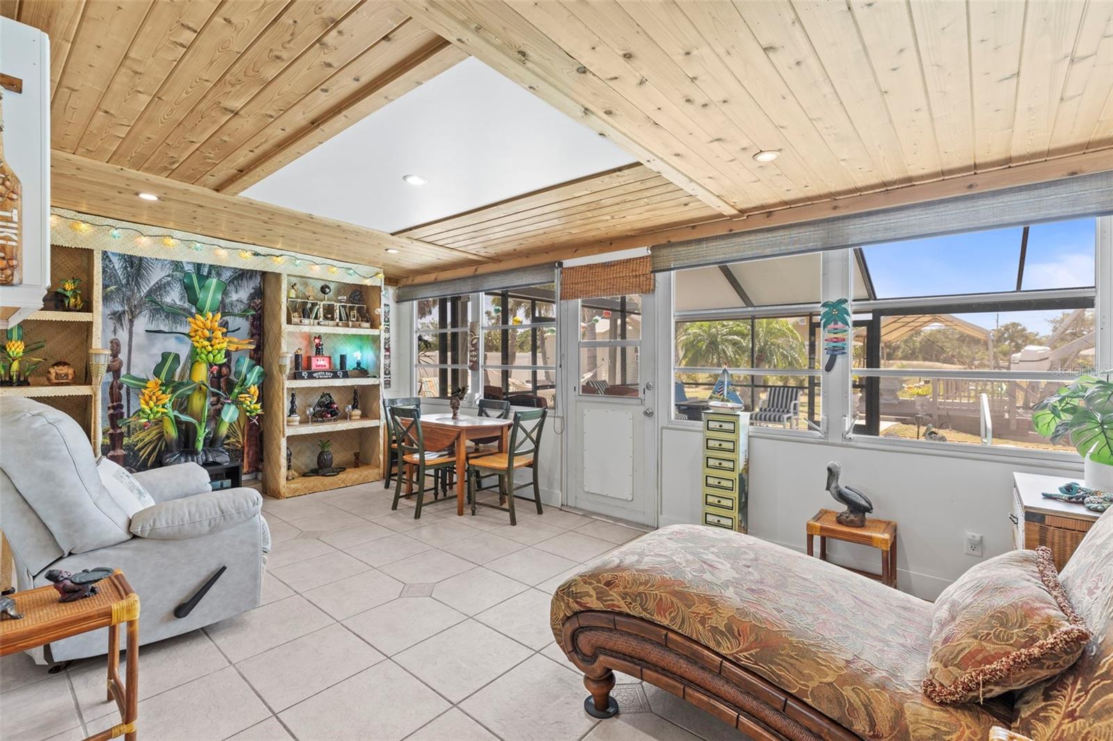 Image 22 of 36 For 595 Denburn Court