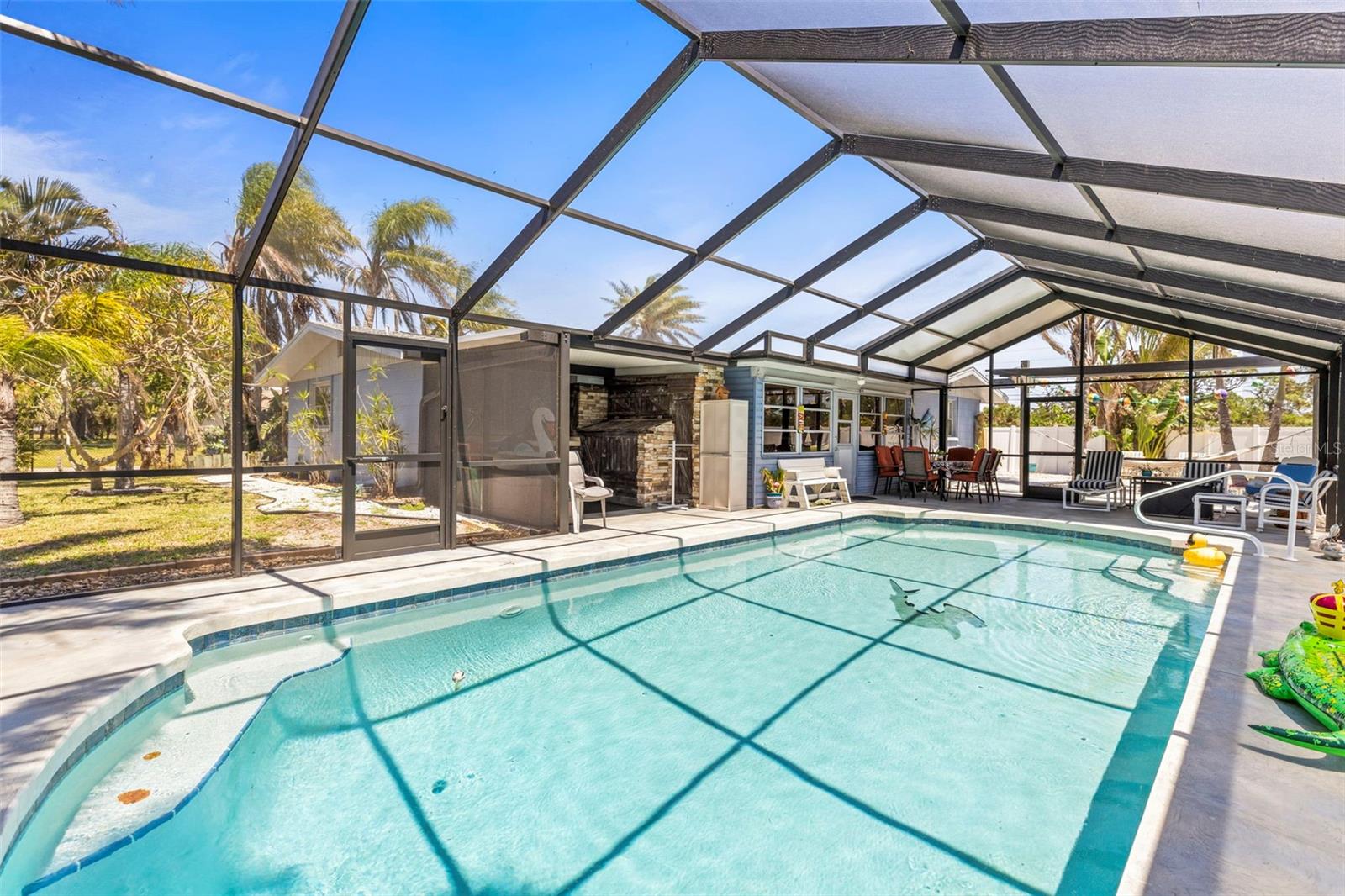 Image 28 of 36 For 595 Denburn Court