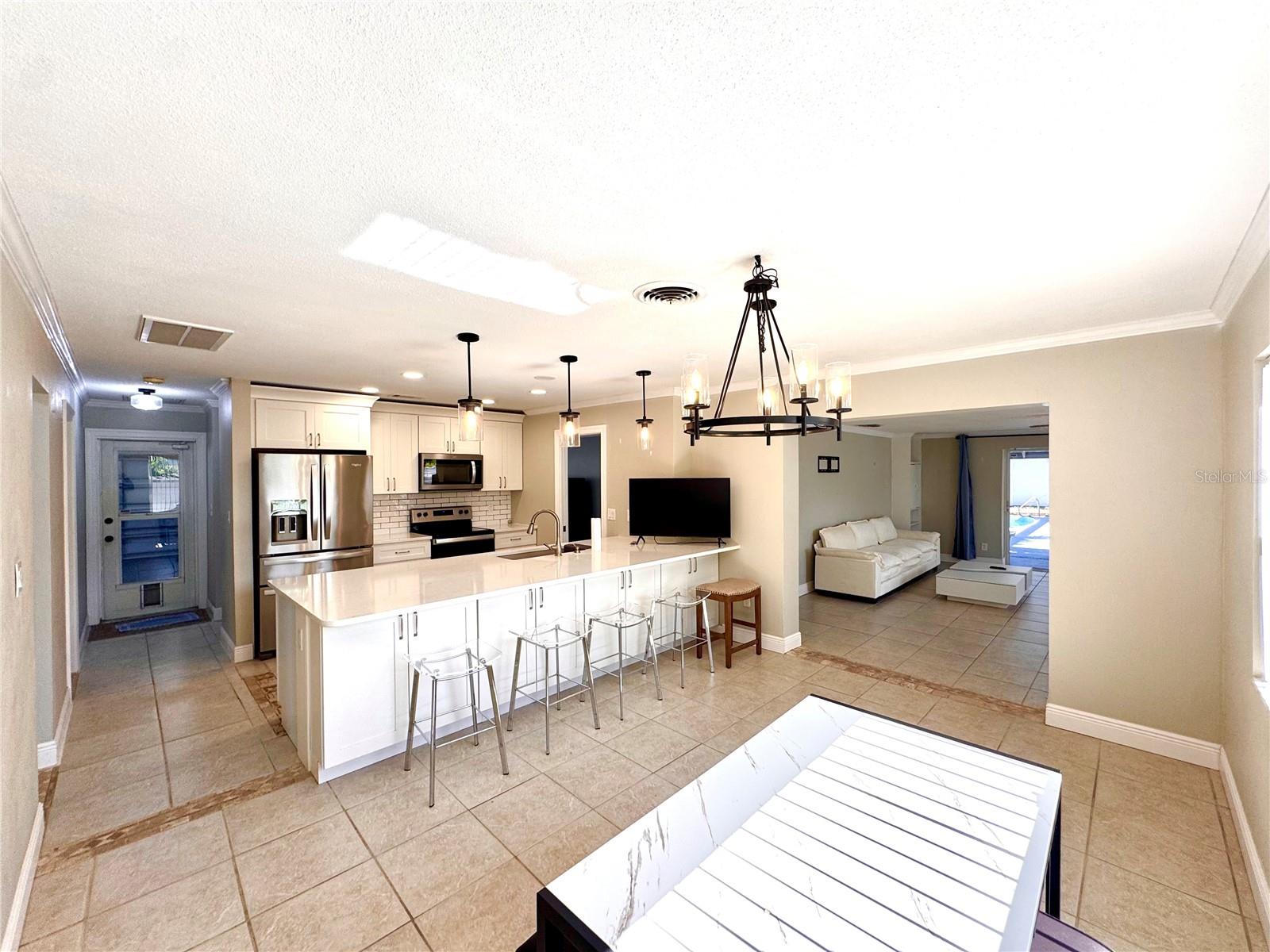 Listing photo id 11 for 13914 84th Terrace