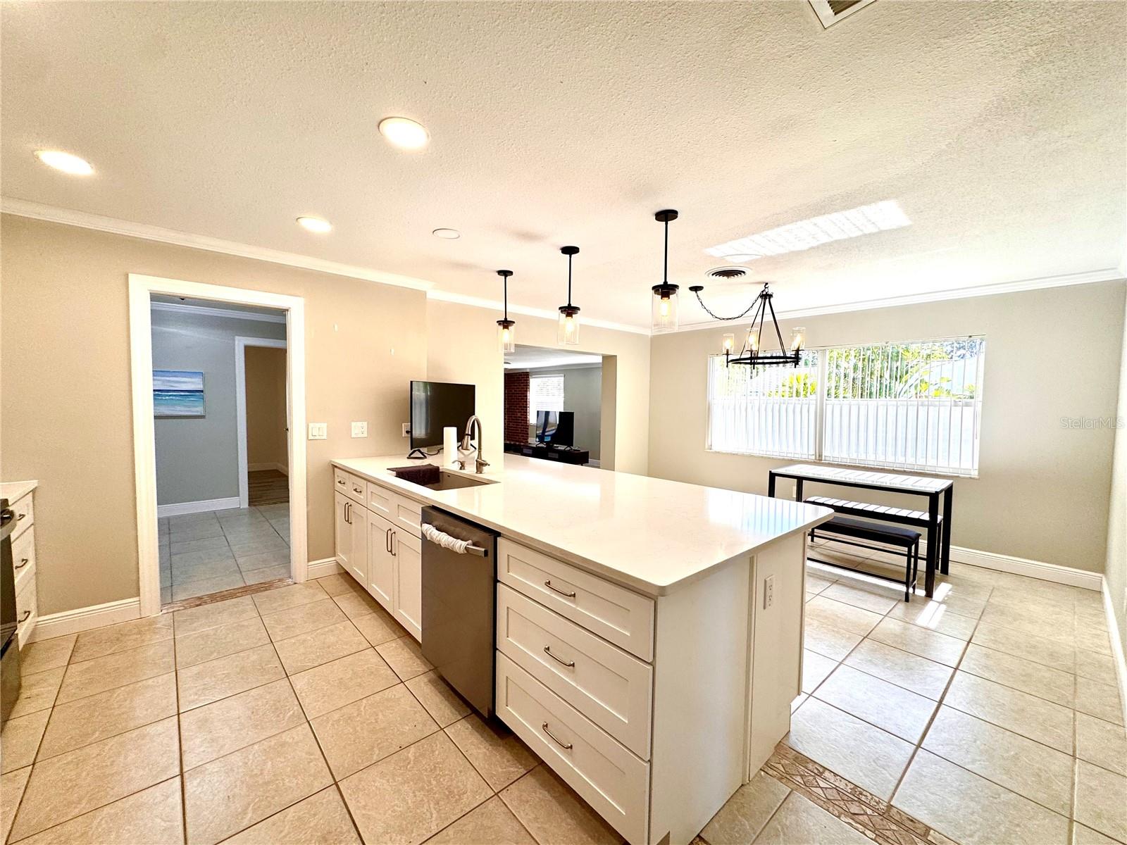 Listing photo id 12 for 13914 84th Terrace