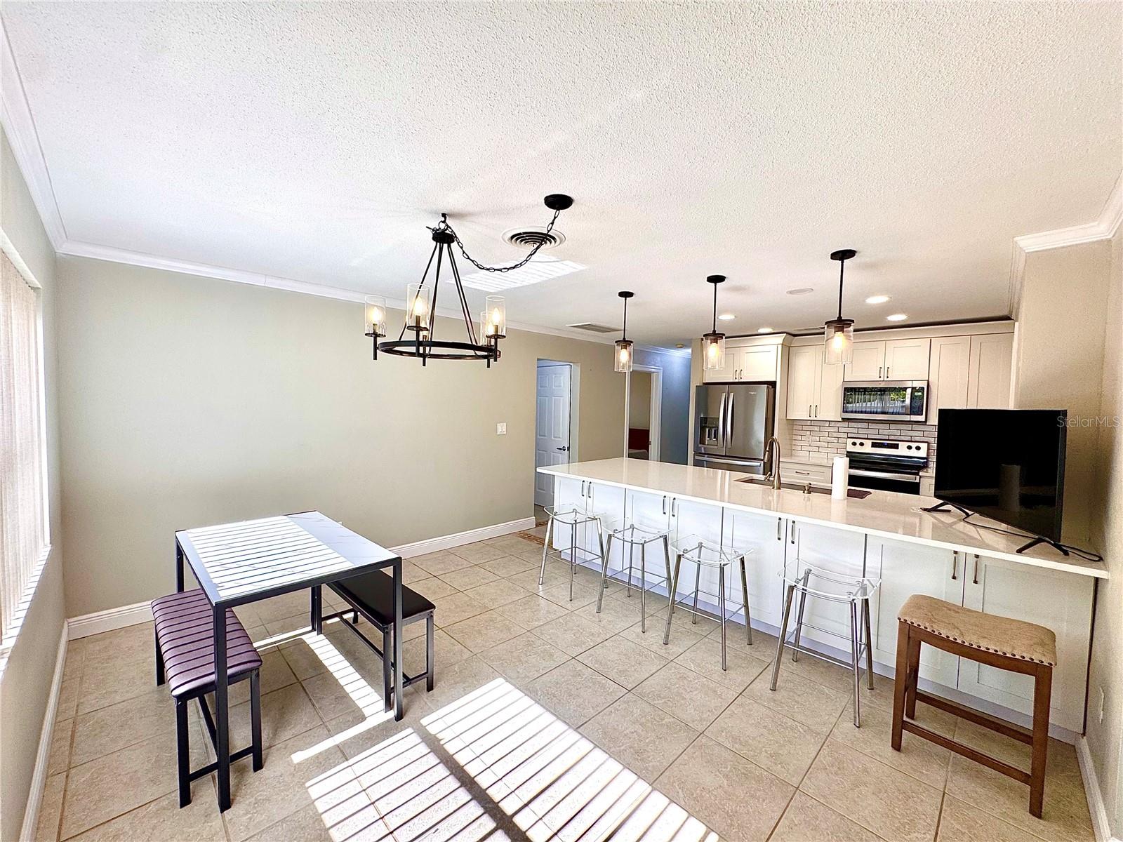 Listing photo id 13 for 13914 84th Terrace