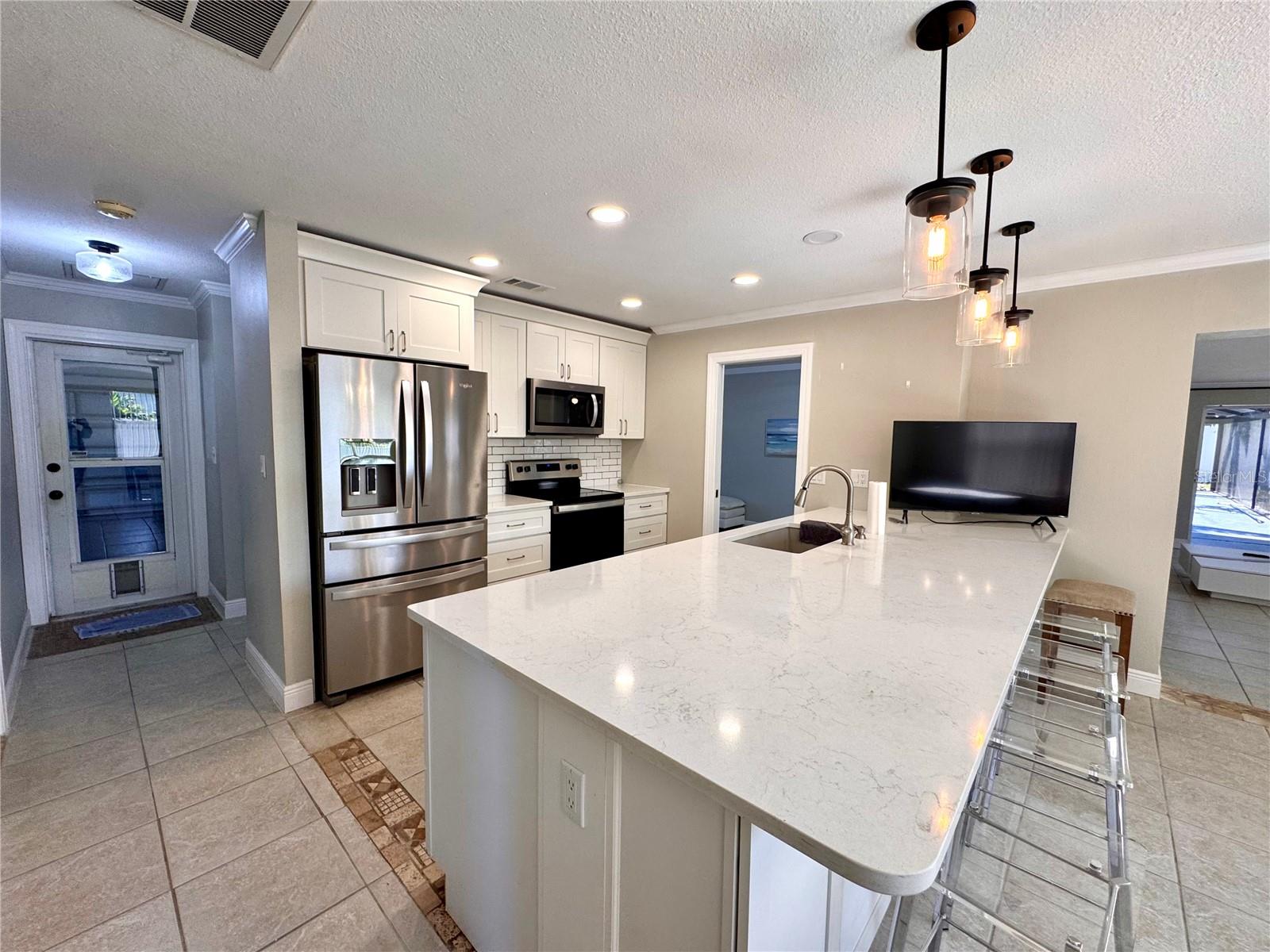 Listing photo id 15 for 13914 84th Terrace