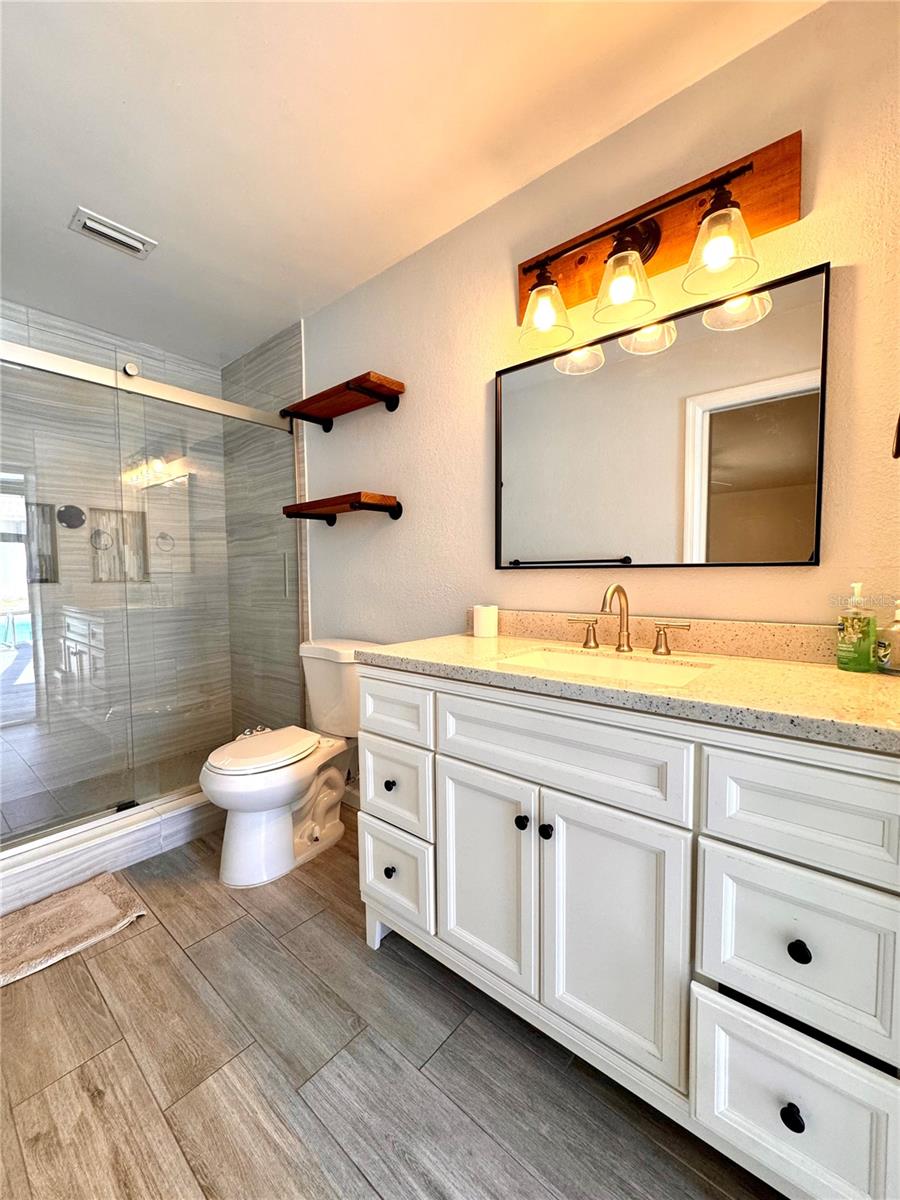 Listing photo id 18 for 13914 84th Terrace