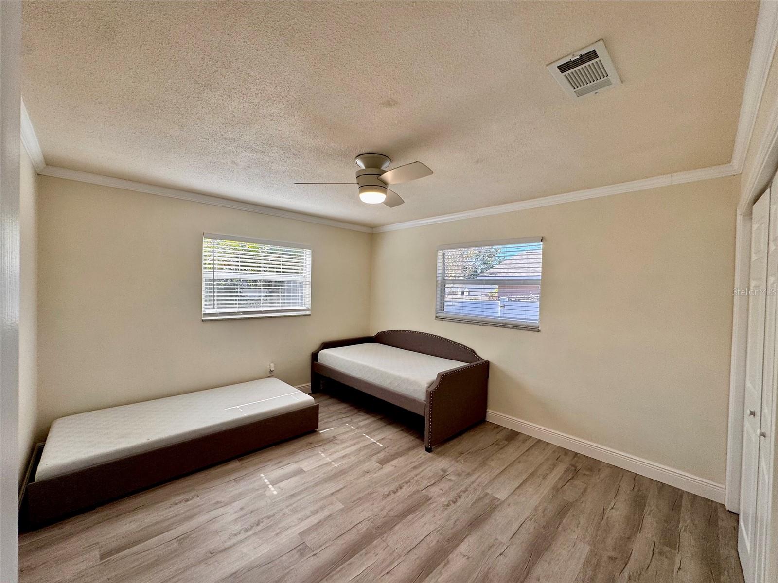 Listing photo id 19 for 13914 84th Terrace