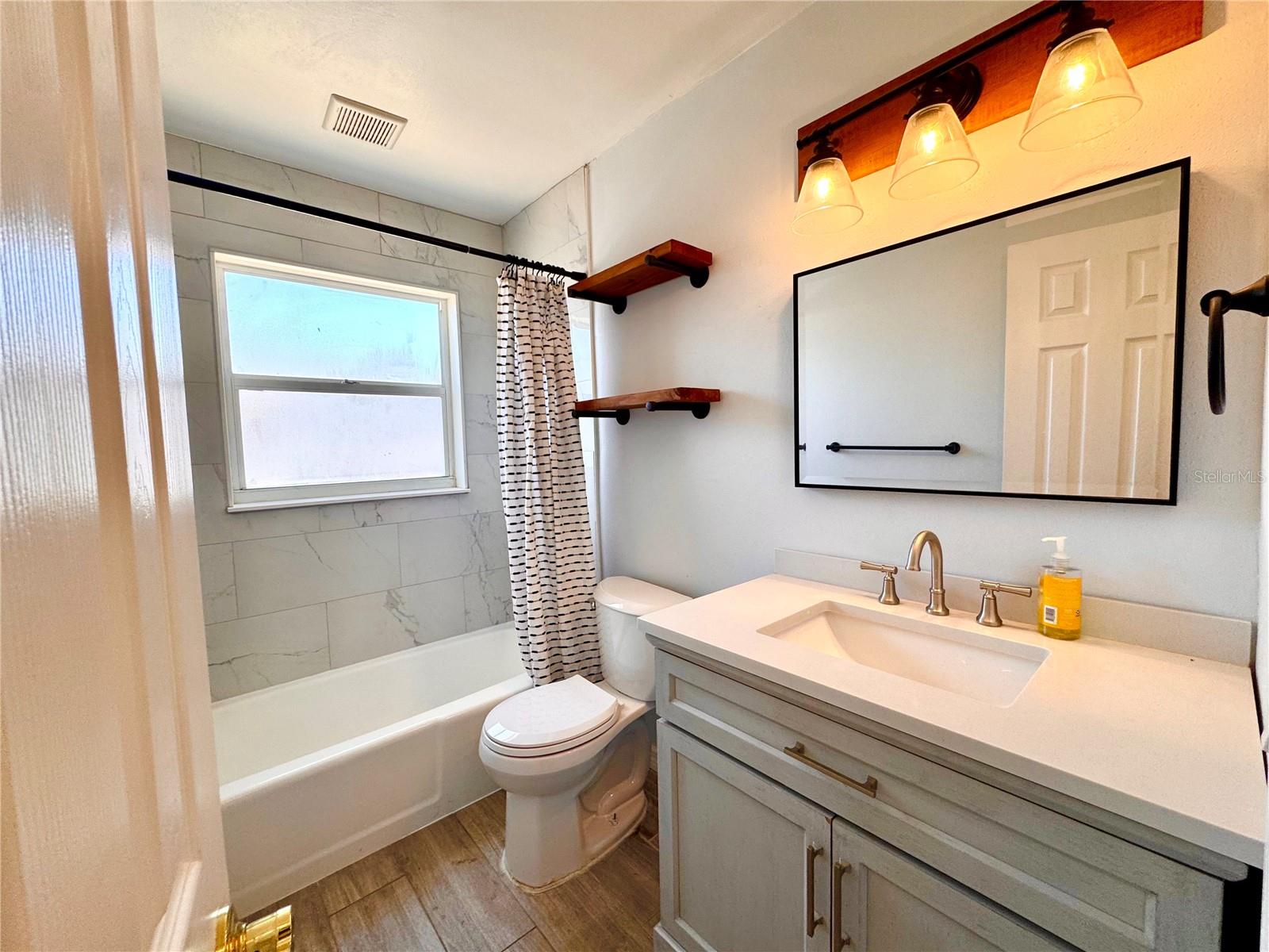 Listing photo id 21 for 13914 84th Terrace