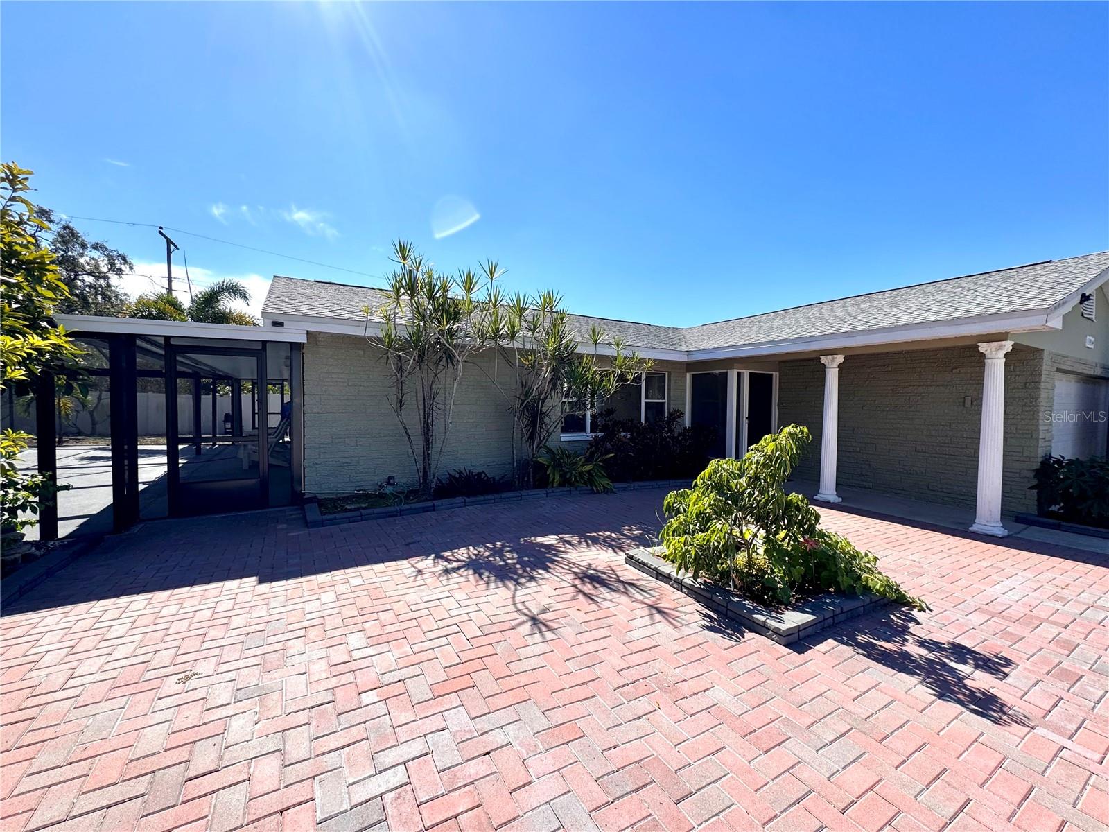 Listing photo id 1 for 13914 84th Terrace