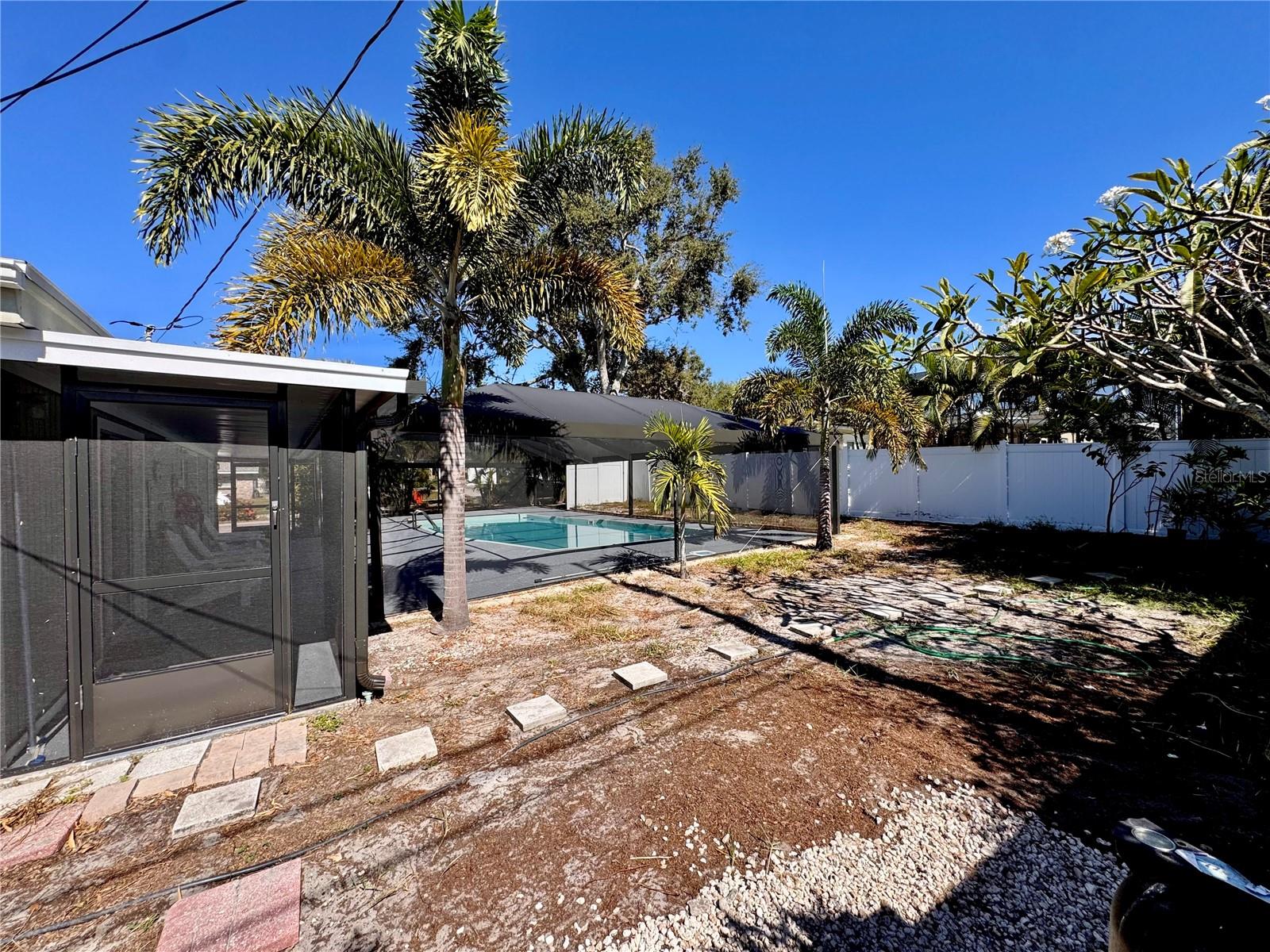 Listing photo id 30 for 13914 84th Terrace